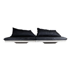 Zweisitziges, einzigartiges modernes schwarzes und weißes Beton-Sofa von Lucas Tyra Morten