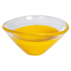 Único y moderno cuenco italiano de cristal de Murano de color amarillo firmado a mano SALVIATI