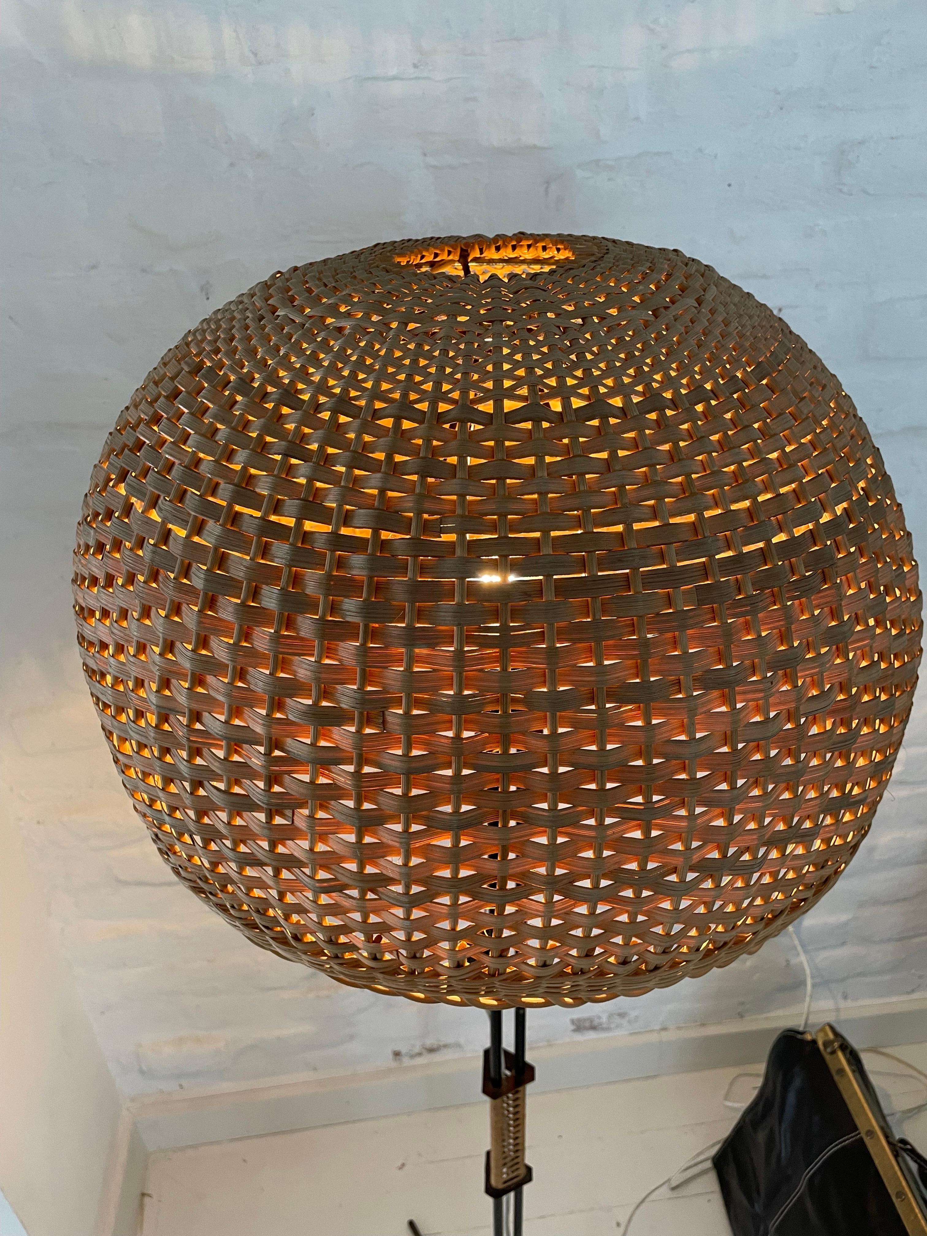 Unique  Modernist Iron and Wicker Floor Lamp, Hungary, 1950s For Sale 1