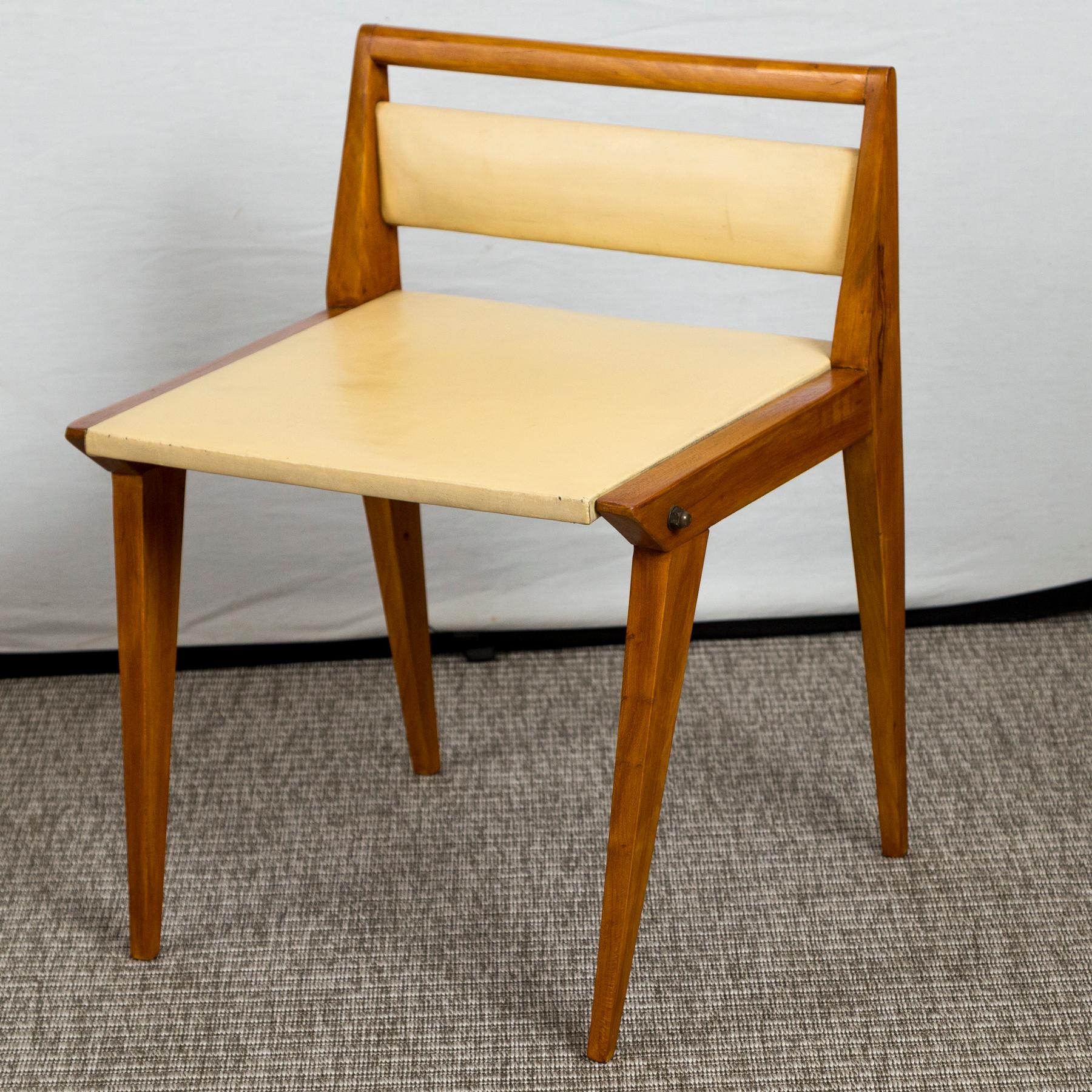 20th Century Unique Italian Modernist Angled Chair   For Sale