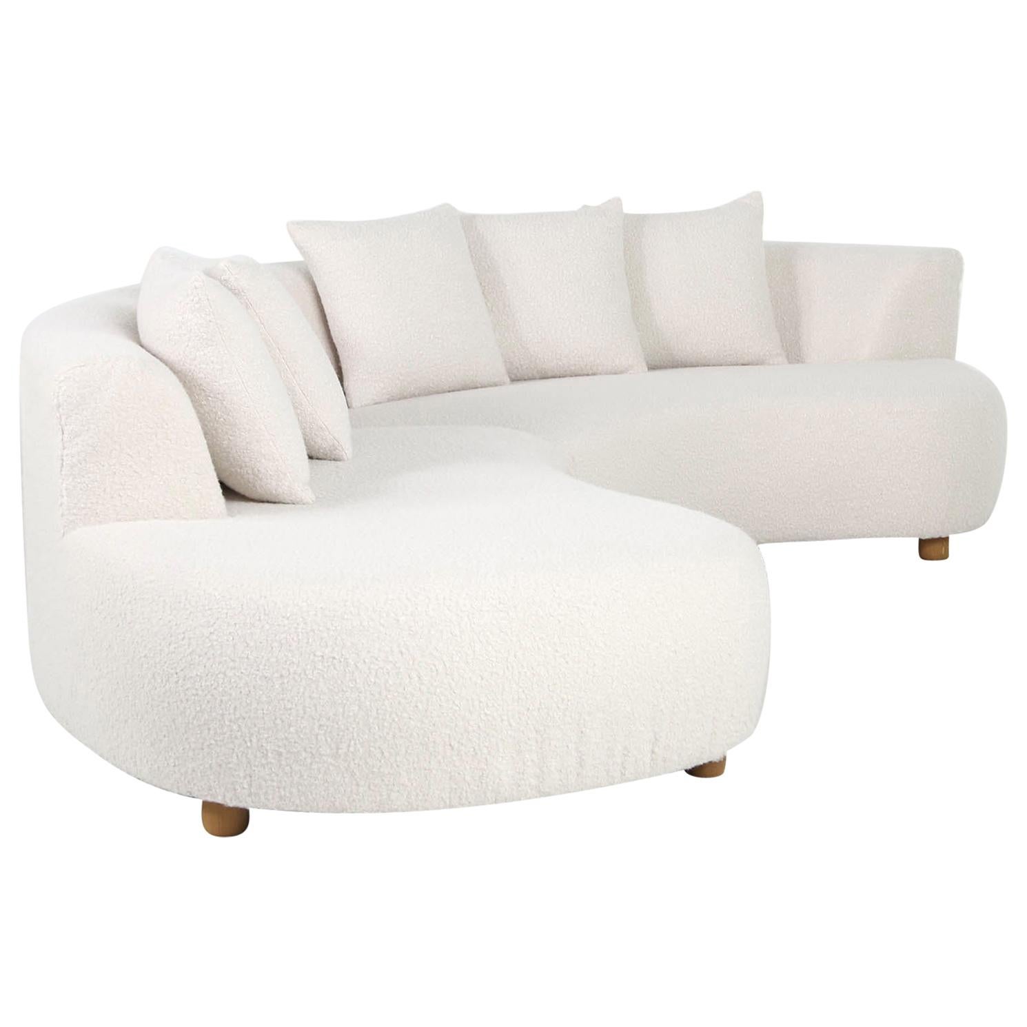Einzigartiges modulares geschwungenes Sofa mit Teddyfell-Bouclé und Kiefernholzbeinen
