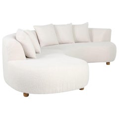 Einzigartiges modulares geschwungenes Sofa mit Teddyfell-Bouclé und Kiefernholzbeinen