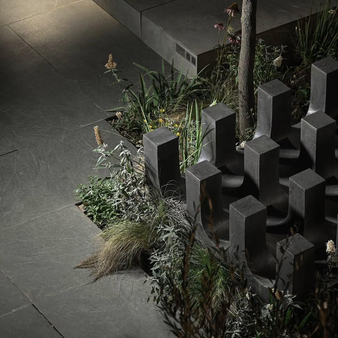 Table basse KETL XL, sculpture monolithique unique en roche volcanique de Mesawa en vente 6