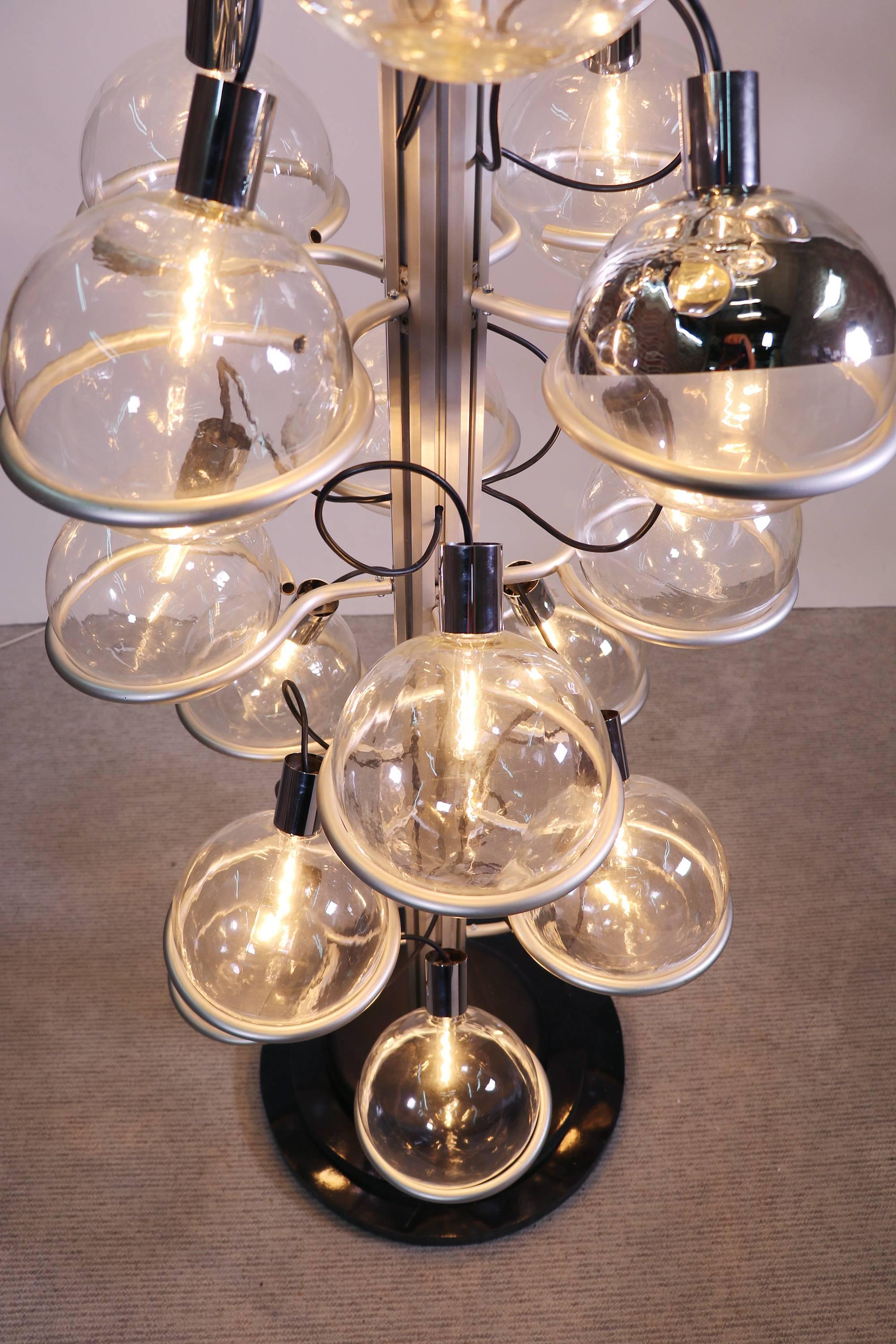 Unique Monumental 102“ Foyer Lighting Object 32 Globes by Sarfatti attr., 1960s For Sale 1