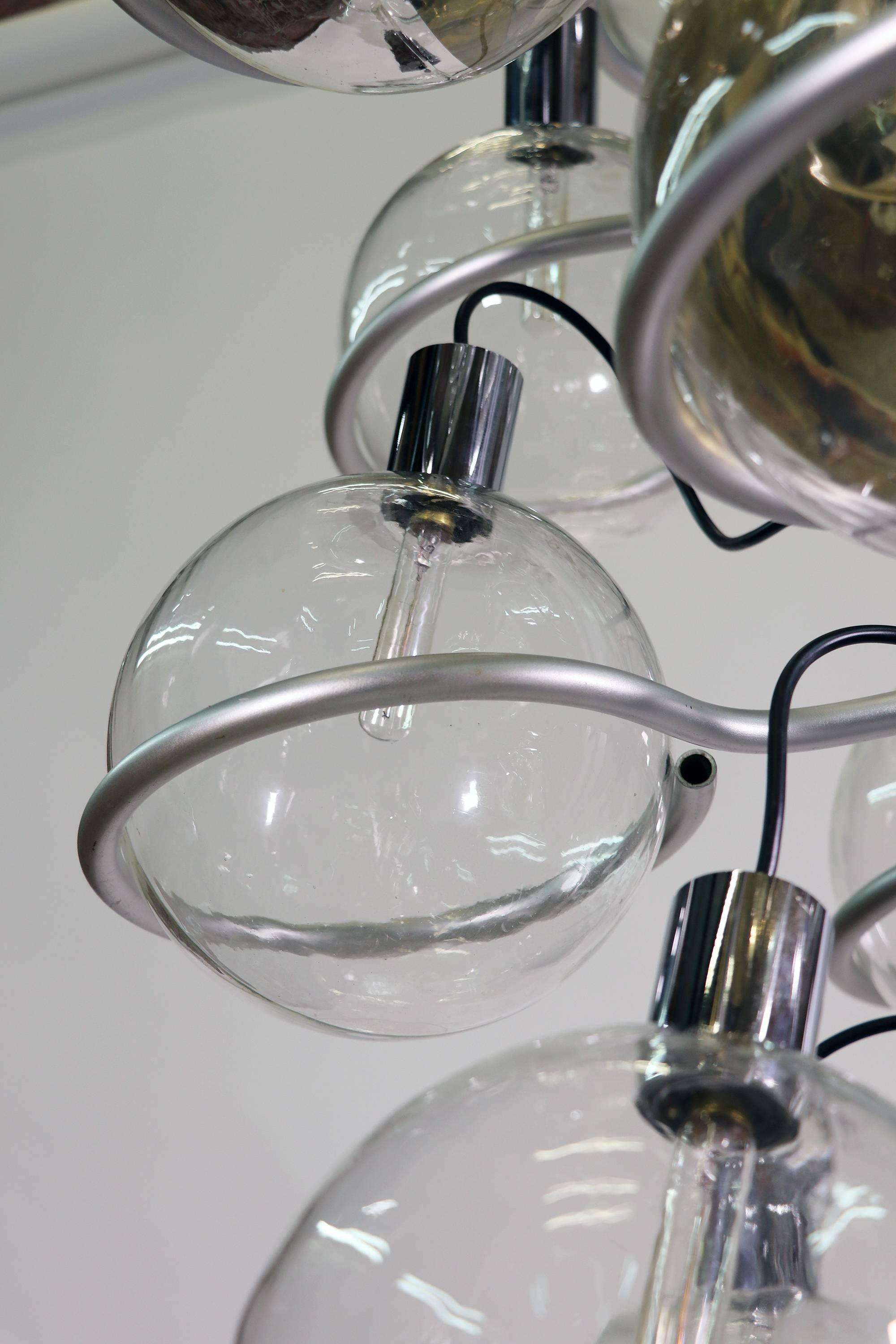 Unique Monumental 102“ Foyer Lighting Object 32 Globes by Sarfatti attr., 1960s For Sale 2