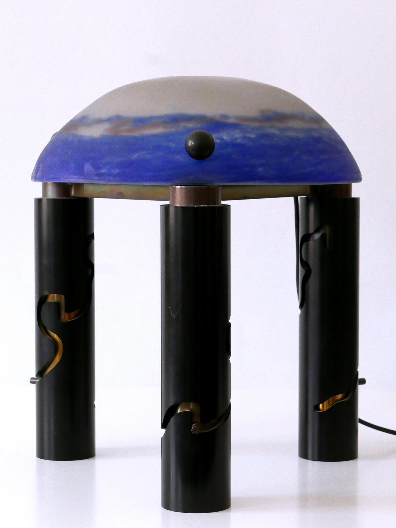 Une lampe de bureau ou de sol unique, monumentale et réglable en laiton massif et en verre, années 1980 en vente 6