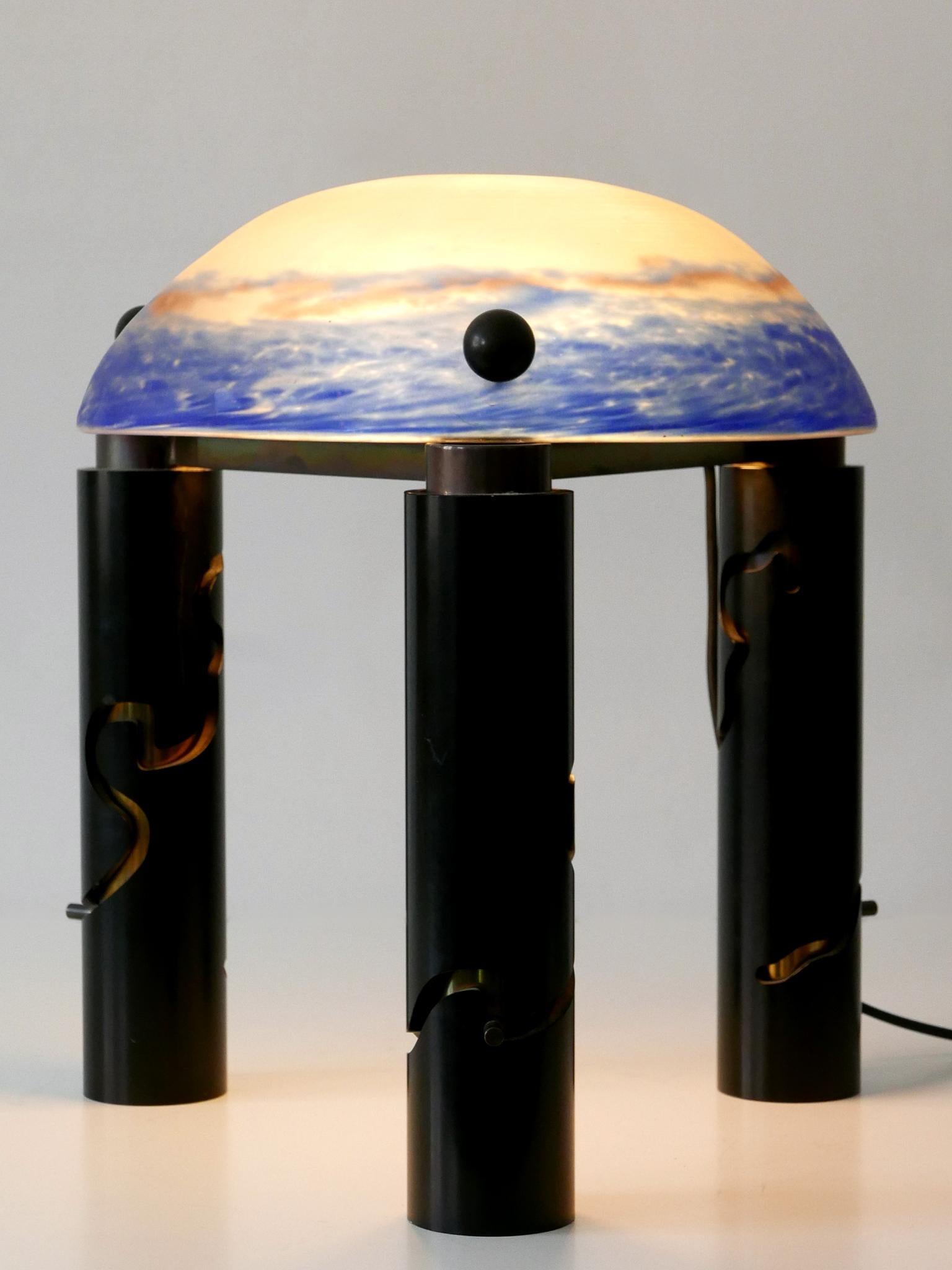 Une lampe de bureau ou de sol unique, monumentale et réglable en laiton massif et en verre, années 1980 en vente 7