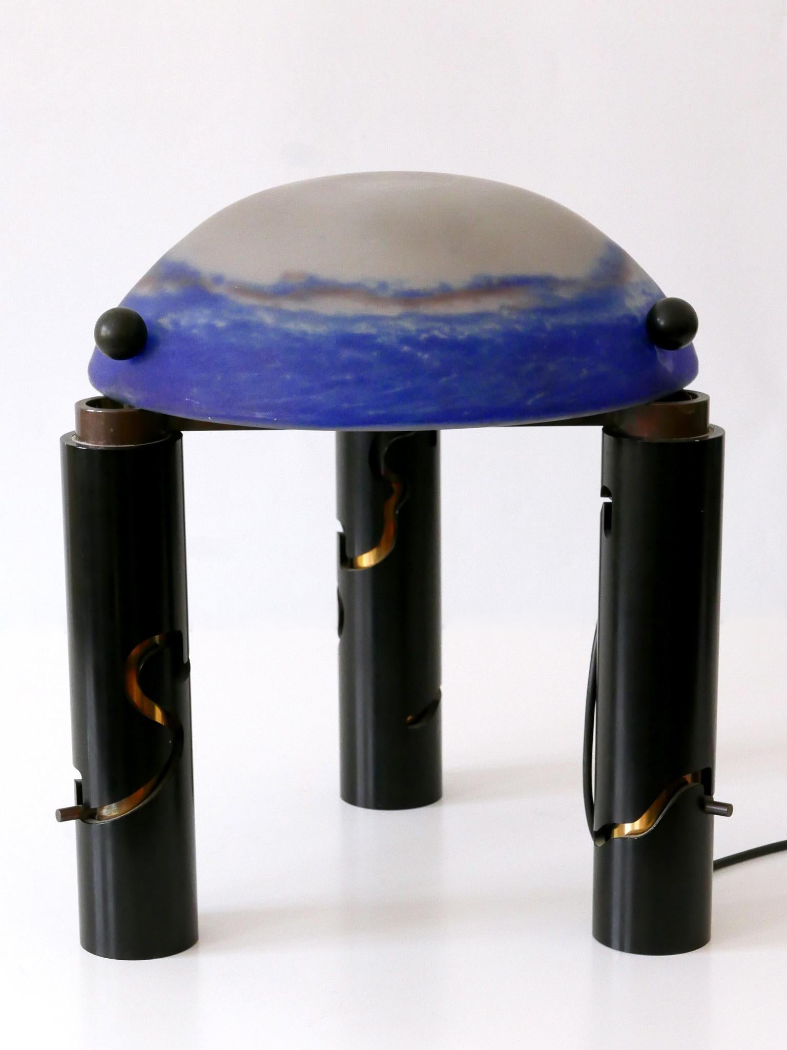 Une lampe de bureau ou de sol unique, monumentale et réglable en laiton massif et en verre, années 1980 en vente 10