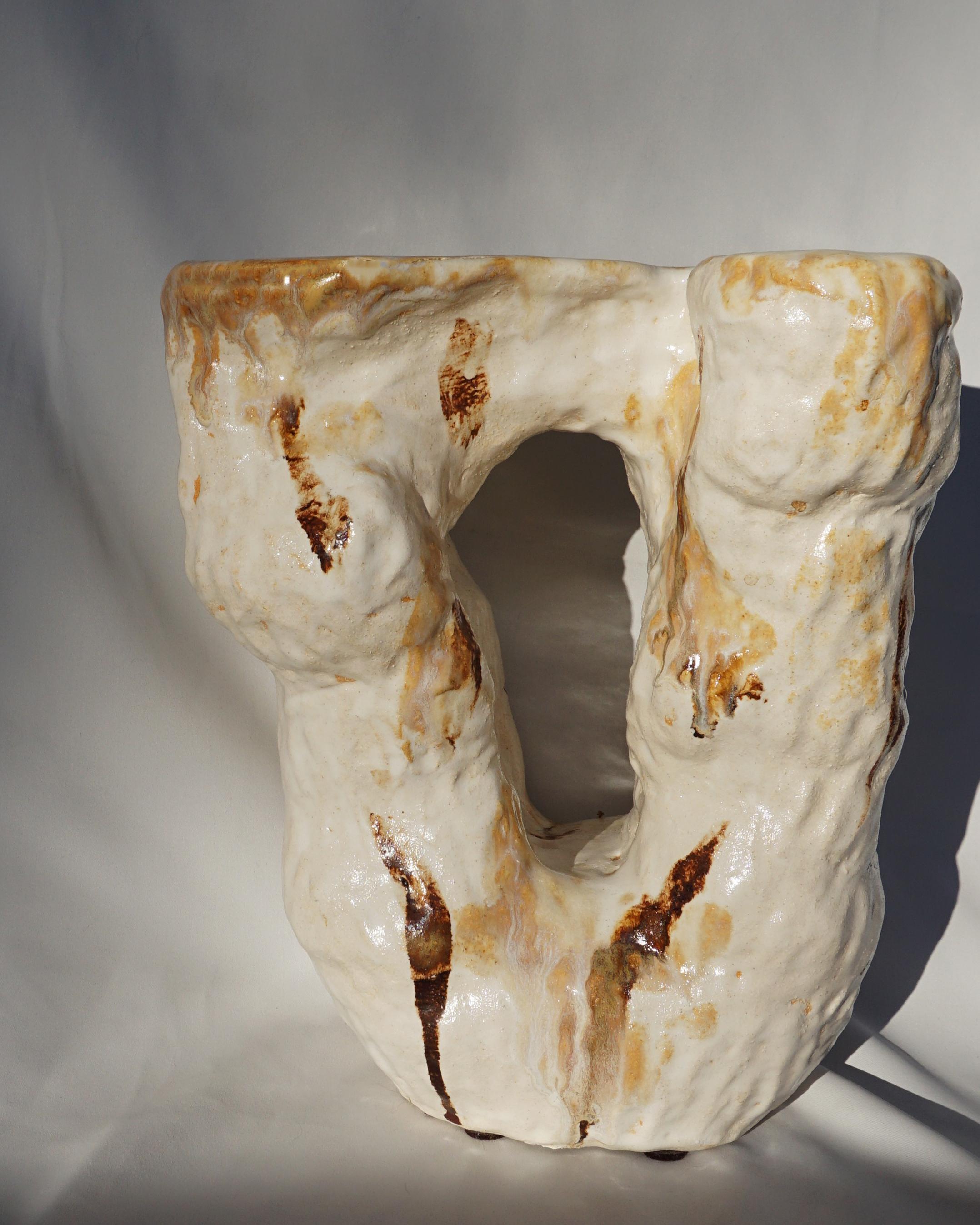 Unique MOSI sculptural sidetable by Marthine Spinnangr
One of a Kind
Dimensions: D 28 x W 24 x H 48 cm
Materials: Ceramic
Different glaze types available

MOSI is inspired by a morf sketch process inspired by nature walks and human poses to
