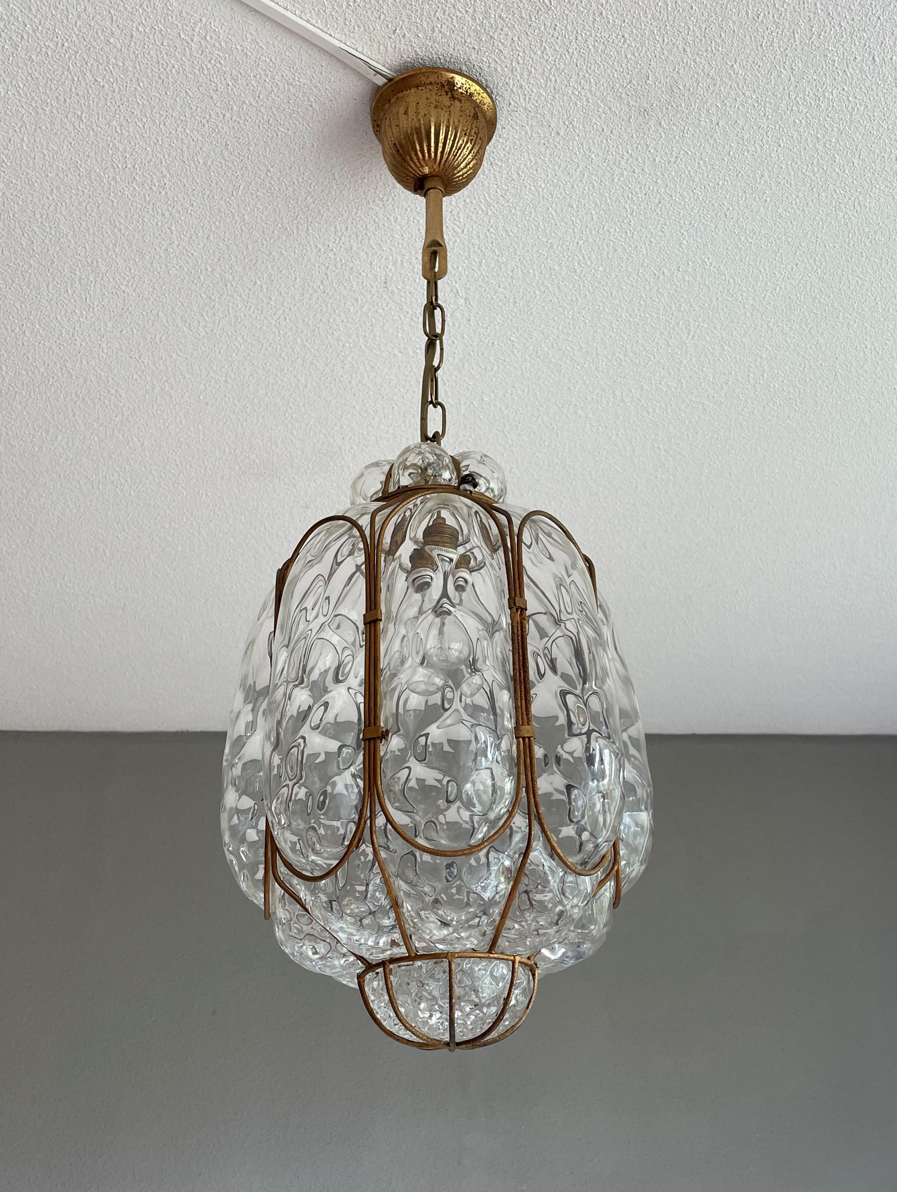 Lampe à suspension / plafonnier unique en verre d'art vénitien de Murano soufflé à la bouche du milieu du siècle dernier en vente 11