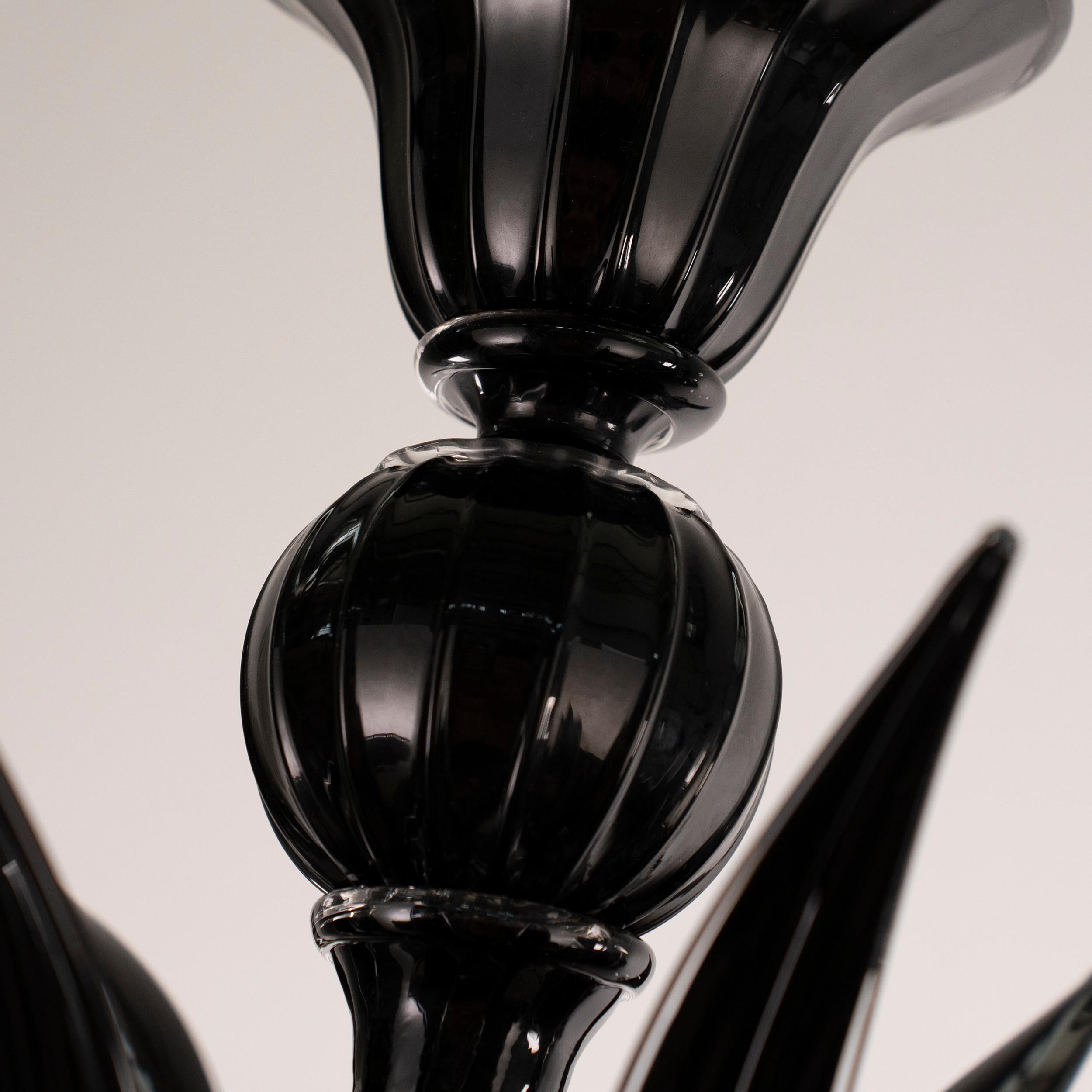 Ottone Lampadario a 6 luci in vetro nero di Murano, Vintage Made in Italy in stock in vendita