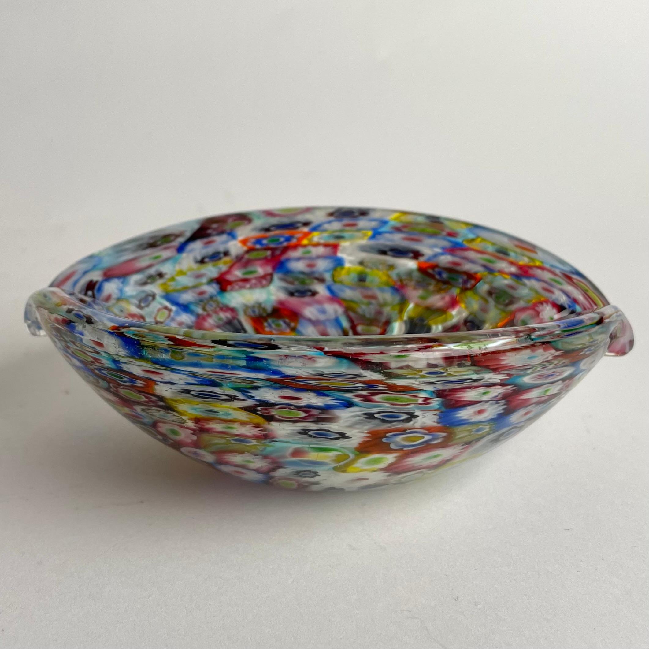Mid-Century moderno Posacenere in vetro di Murano a Millefiori, unico nel suo genere - Metà del XX secolo in vendita
