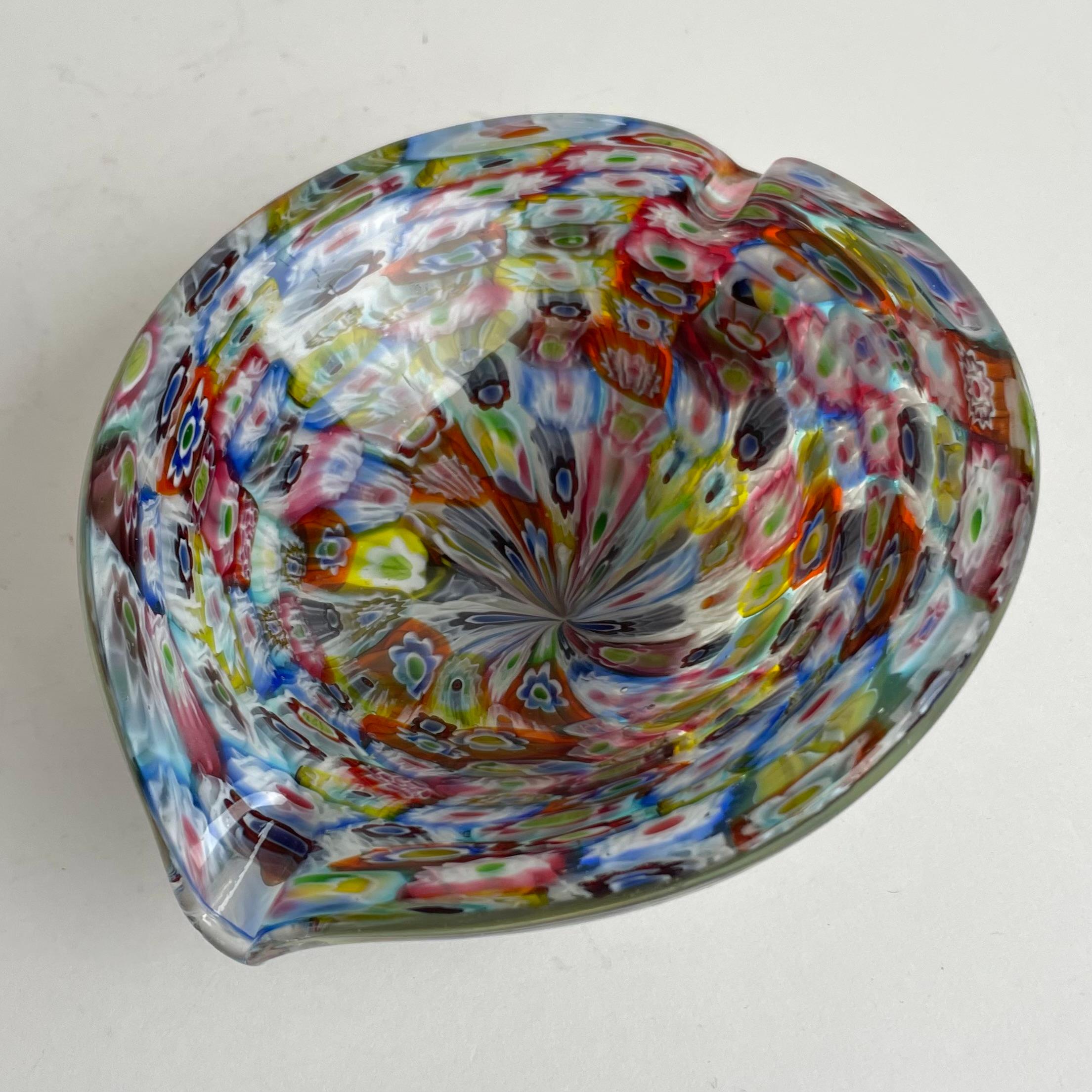 Vetro Posacenere in vetro di Murano a Millefiori, unico nel suo genere - Metà del XX secolo in vendita