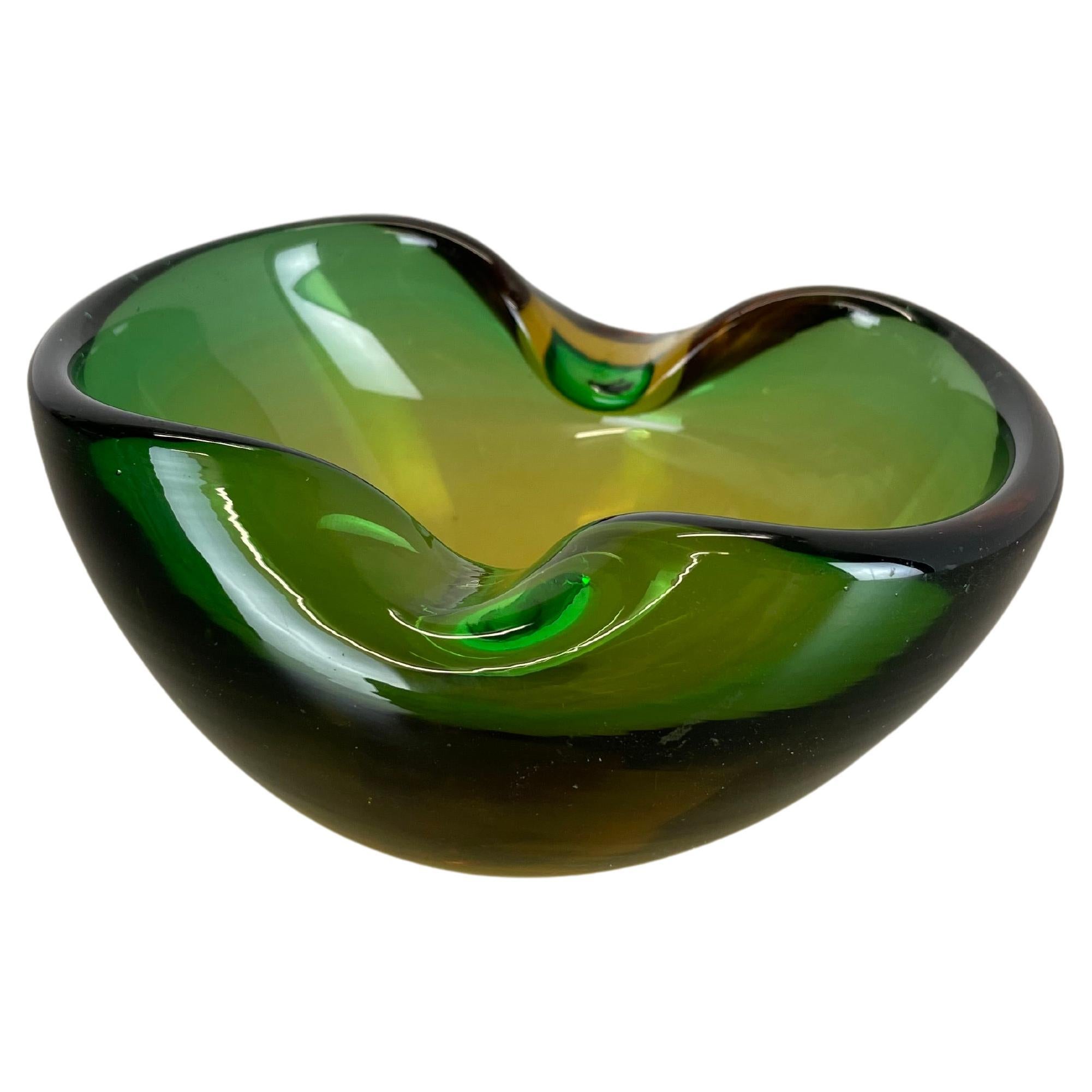 unique Murano Glass "Green" Bowl Element Shell Ashtray Murano, Italy, 1970s