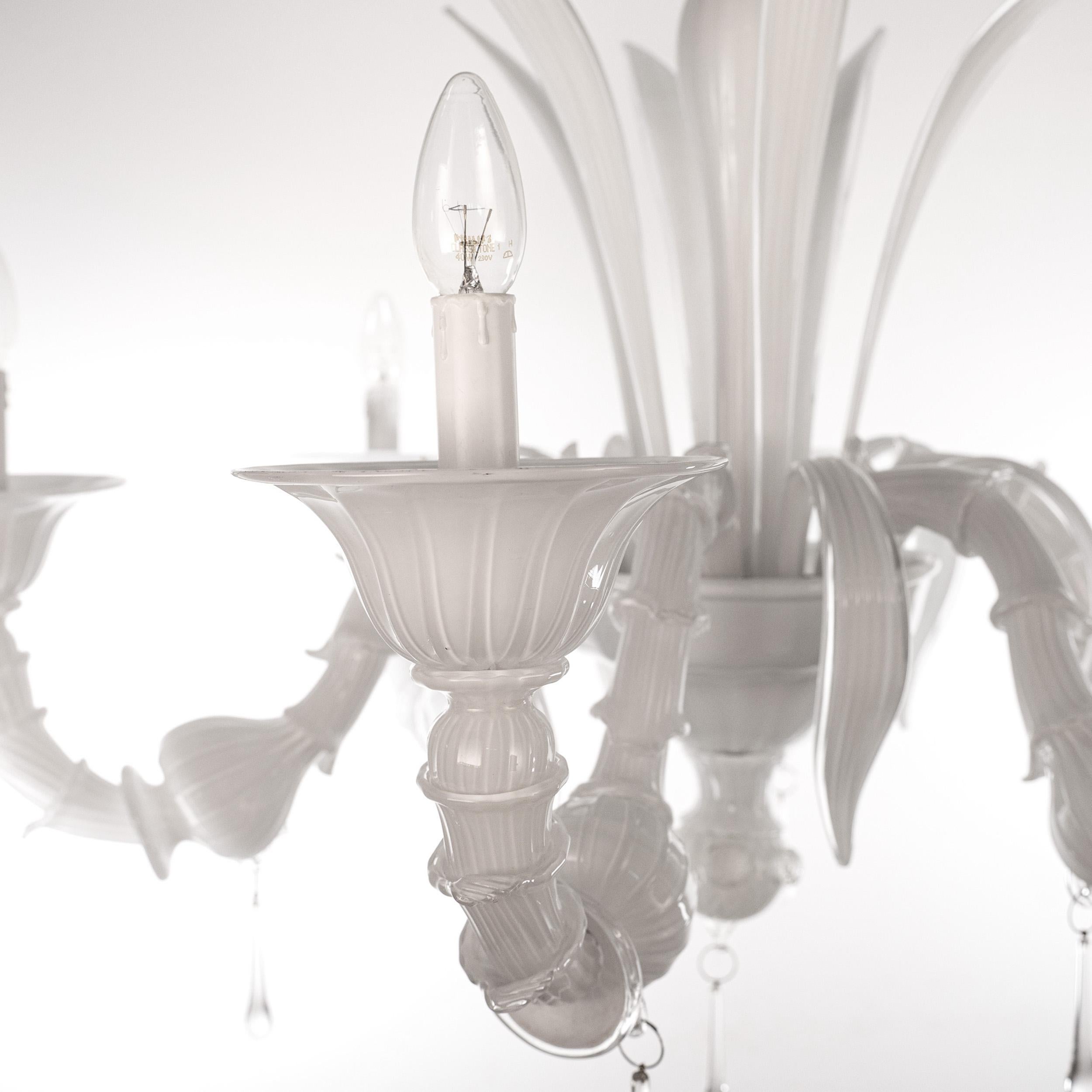Laiton Lustre unique en verre blanc de Murano 6 lumières, Vintage Made in Italy en stock en vente