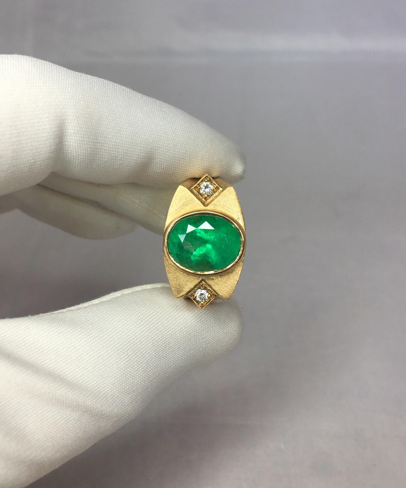 Unique Muzo 5.75 Carat Colombian Emerald & Diamond 18 Karat Gold Certified Ring In New Condition In Birmingham, GB