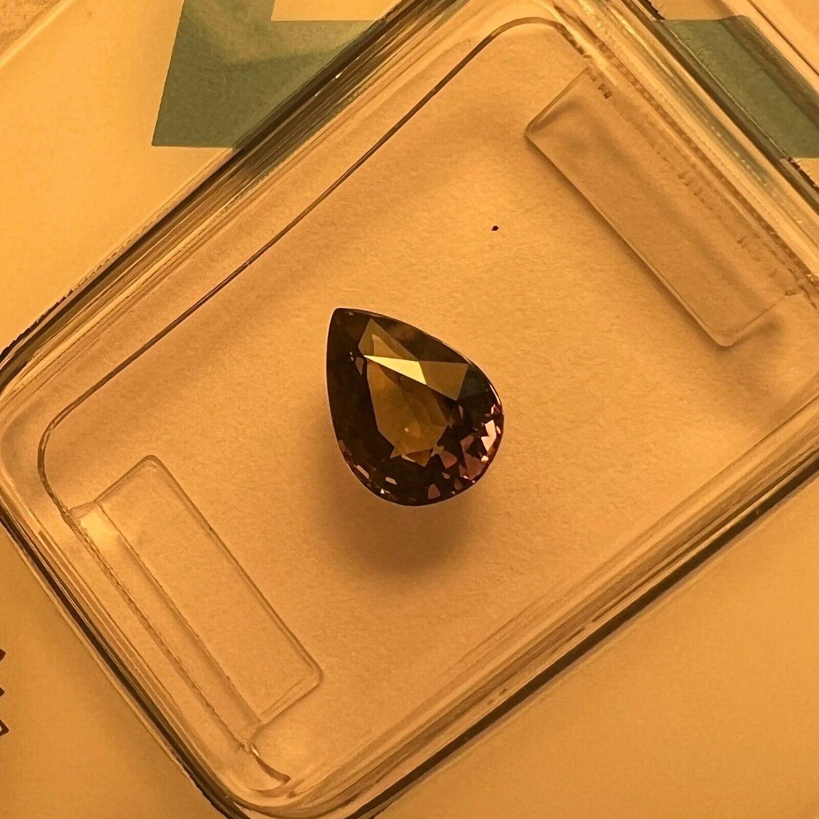 Unique Natural 1.25ct Colour Change Sapphire Pink Yellow Green IGI Certified For Sale 1