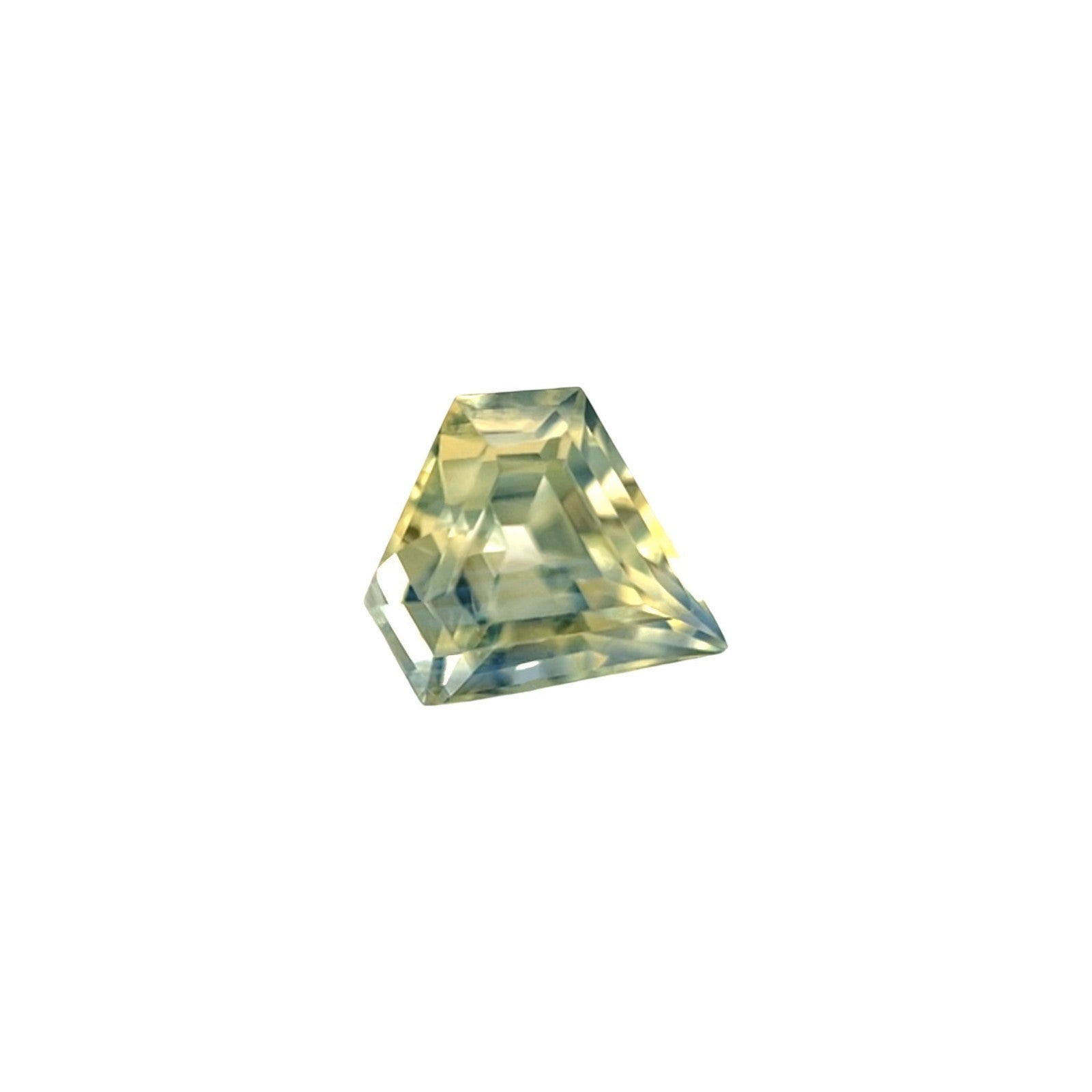 Única gema natural de zafiro verde amarillo certificada por el GIA de 1,22 ct con talla fantasía en escudo en venta