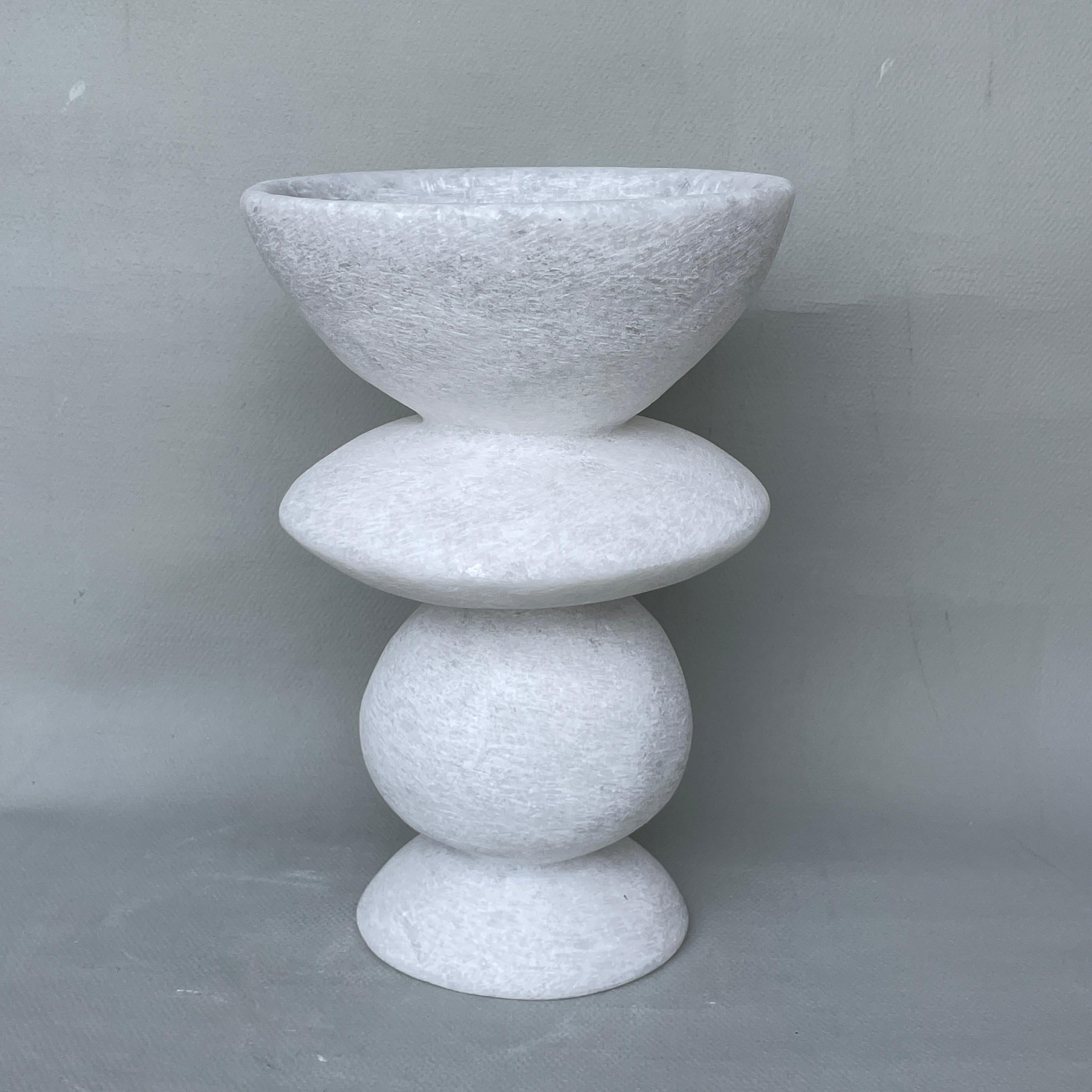 Grec Vase unique en marbre Naxian de Tom Von Kaenel en vente