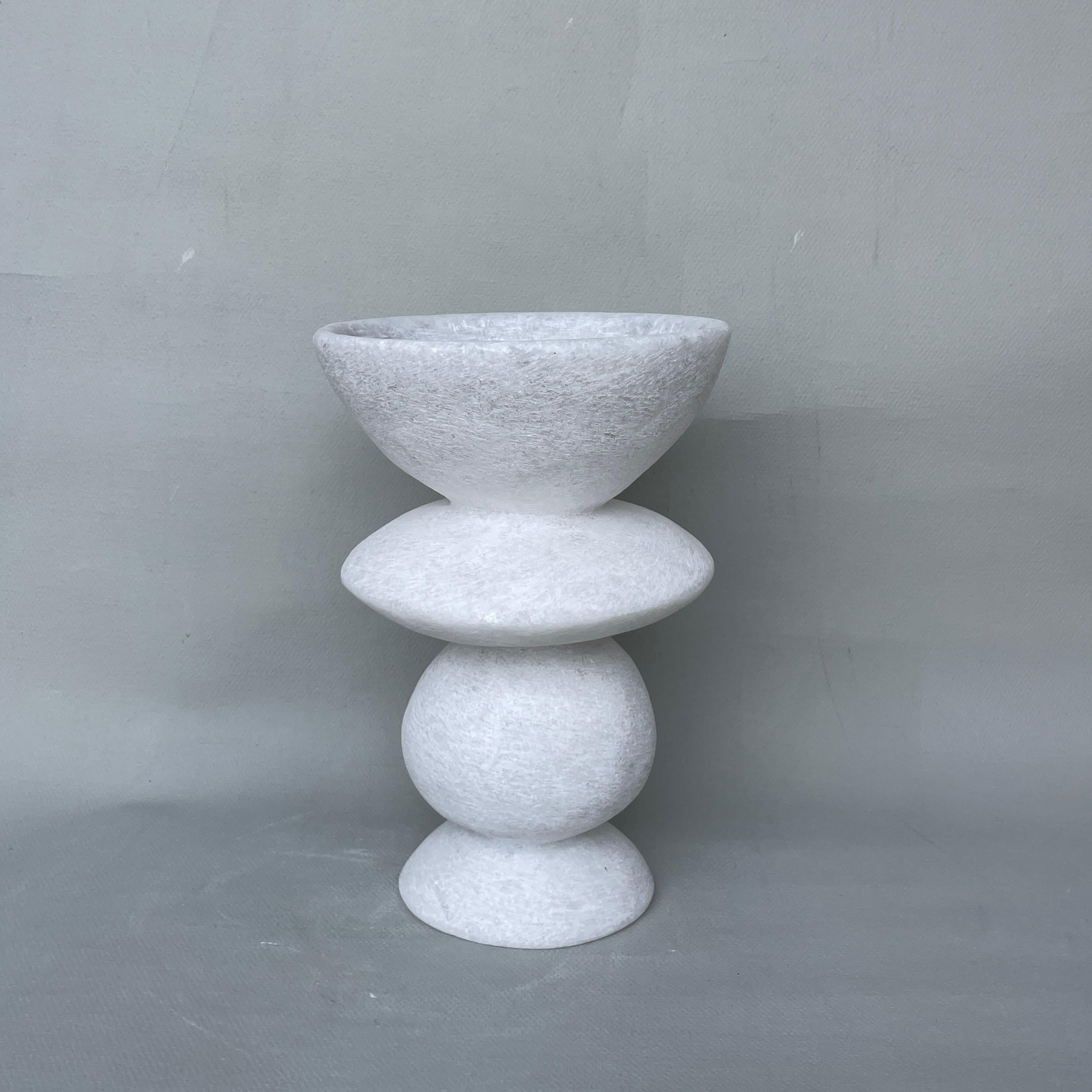 Fait main Vase unique en marbre Naxian de Tom Von Kaenel en vente