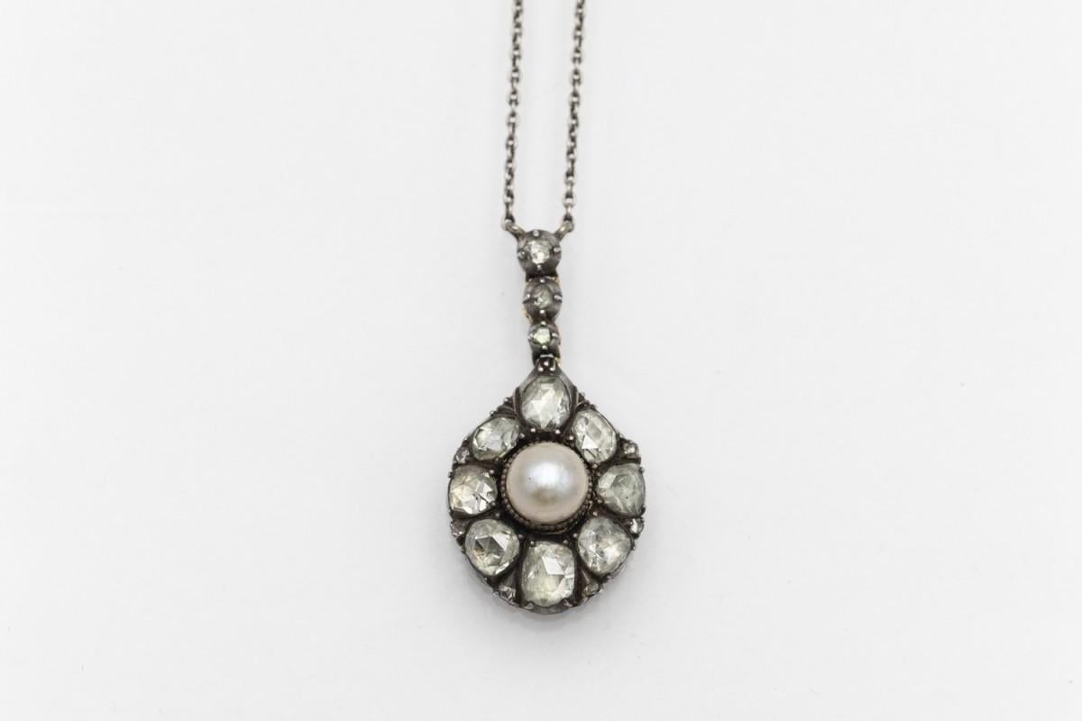 Taille rose Unique Diamonds avec perle et diamants 2.10ct, 1ère moitié du 19ème siècle. en vente
