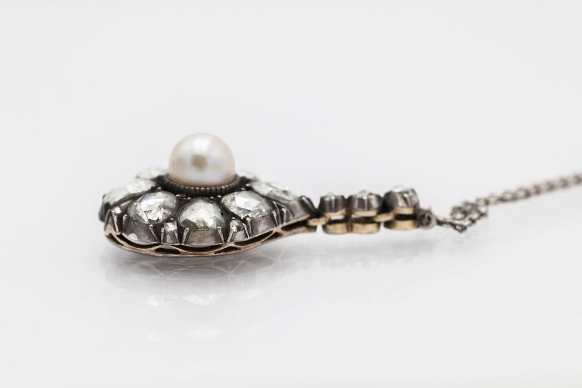 Unique Diamonds avec perle et diamants 2.10ct, 1ère moitié du 19ème siècle. en vente 2