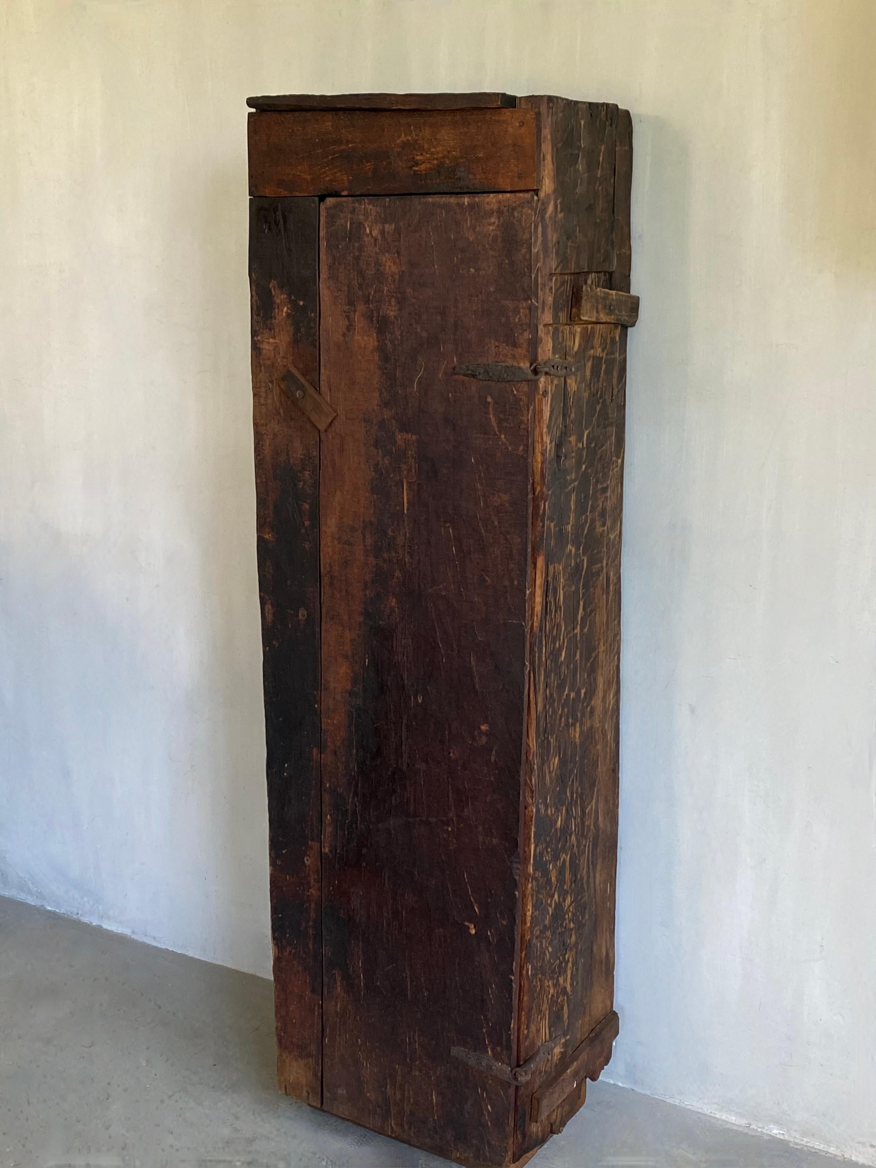 Unique Oak 18th Century Wabi Sabi Cabinet In Good Condition In Nijlen, BE