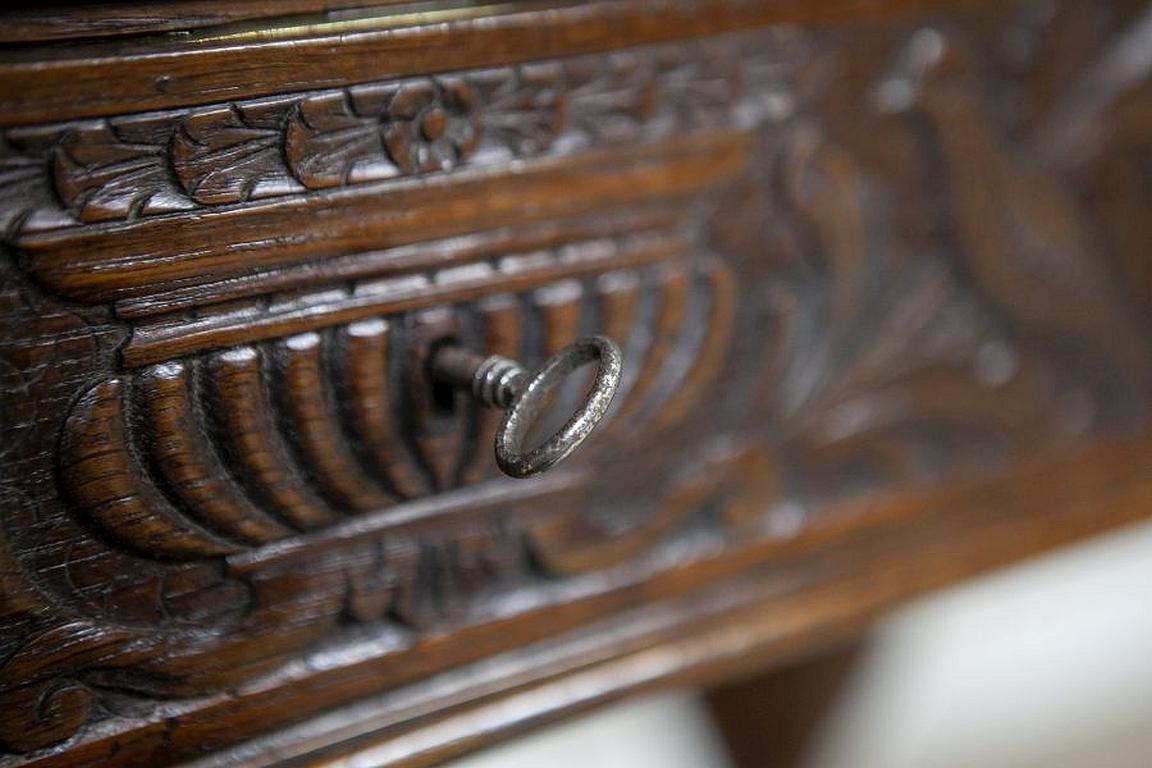 Unique Oak Showcase Richly Decorated with Carved Patterns, circa 1870 For Sale 8