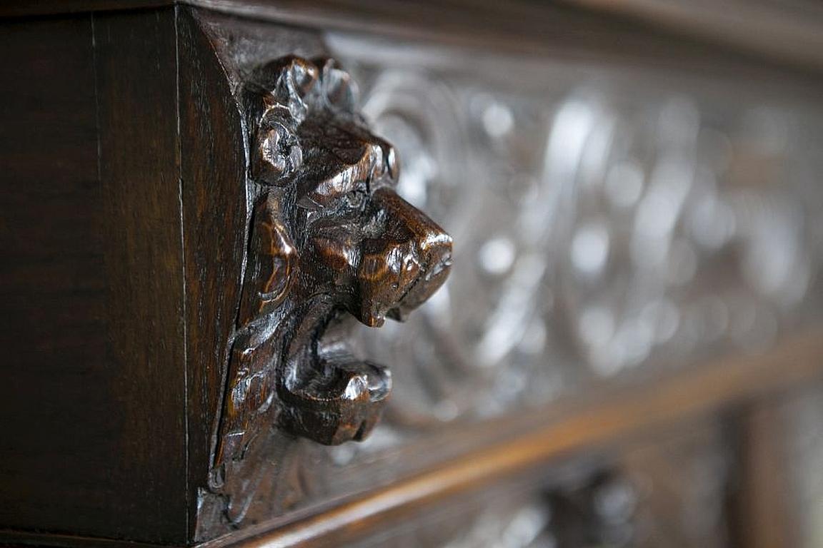 Unique Oak Showcase Richly Decorated with Carved Patterns, circa 1870 For Sale 3