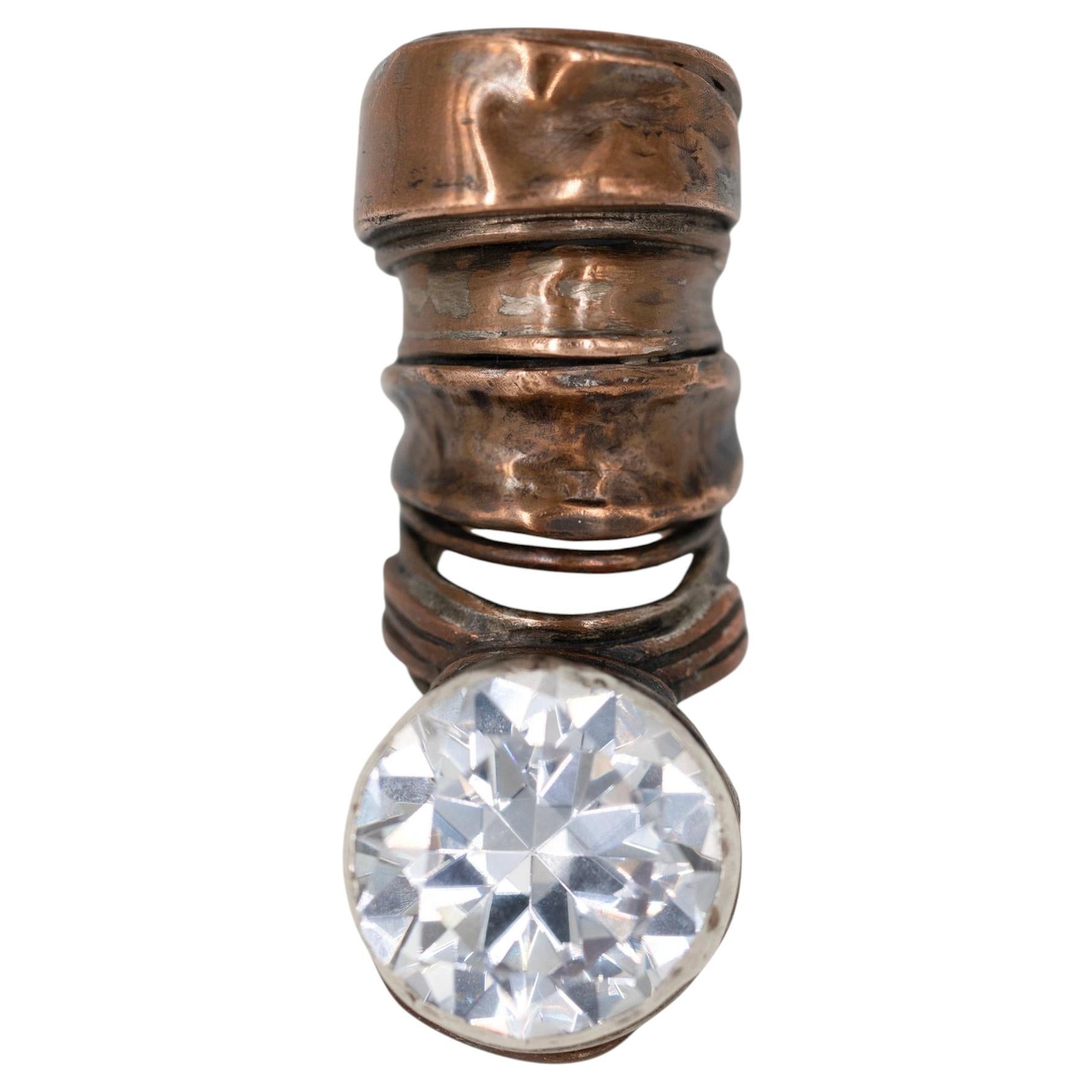 Einzigartiger Ring aus Metall und Zirkonia von RAW FLOW Marianna Klimaszka im Angebot