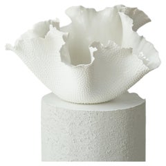 Sculpture unique en porcelaine Ocean Flower 002 par Minas Ceramics