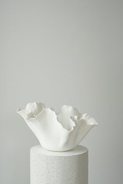 Escultura única de porcelana Flor del Océano 003 de Mina Ceramics