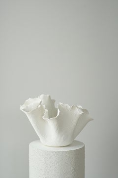 Sculpture unique en porcelaine Ocean Flower 004 par Minas Ceramics