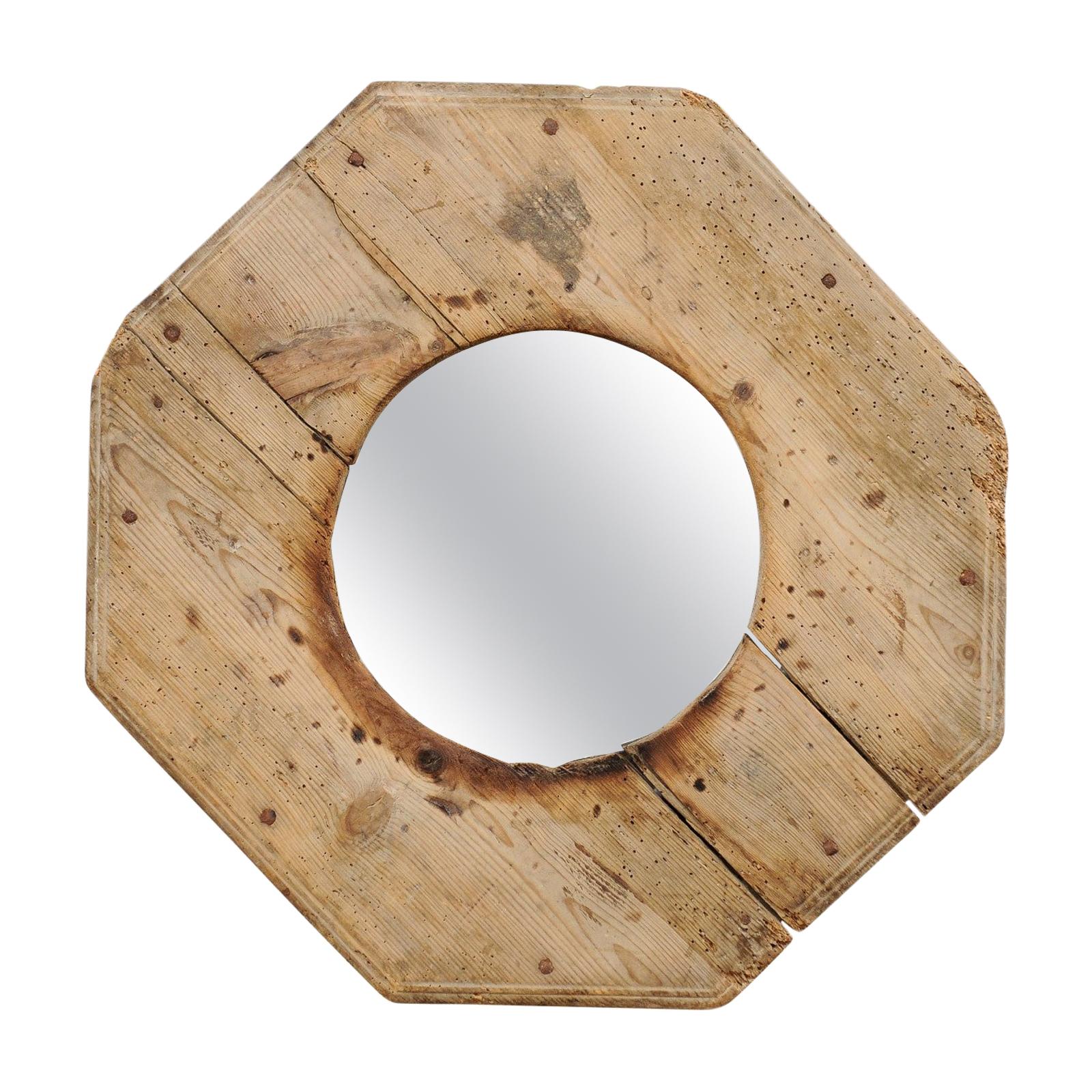 Unique Octagonal-Shaped Mirror with Great Side Profile and Projection from Wall