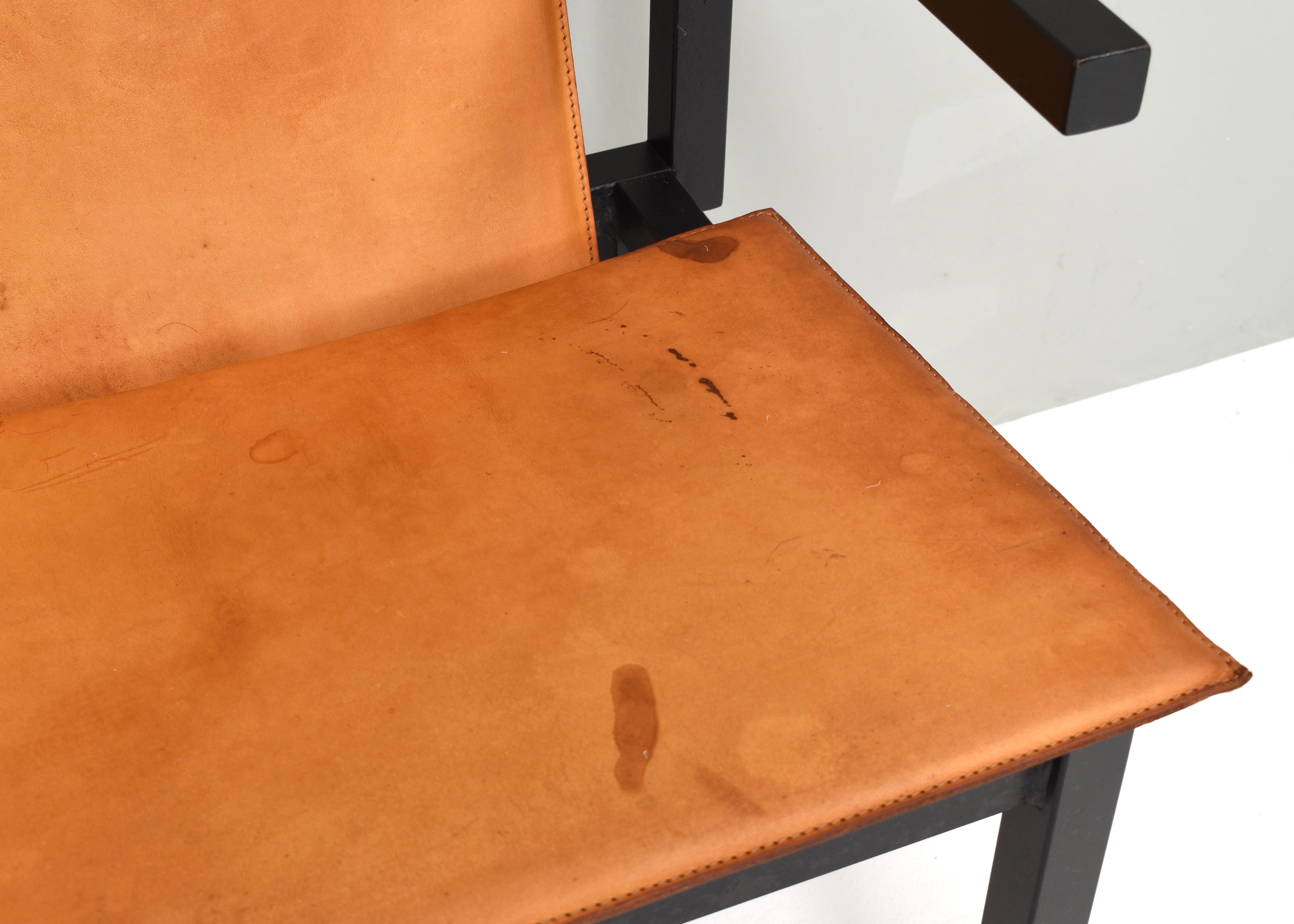 Unique one of a kind set of six dining chairs in tan cognac leather, circa 1970 For Sale 7