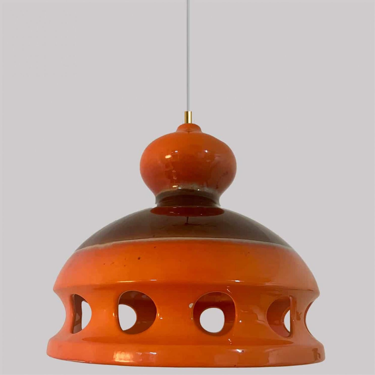 Mid-Century Modern Lampe à suspension unique en céramique émaillée orange, Allemagne, 1970 en vente