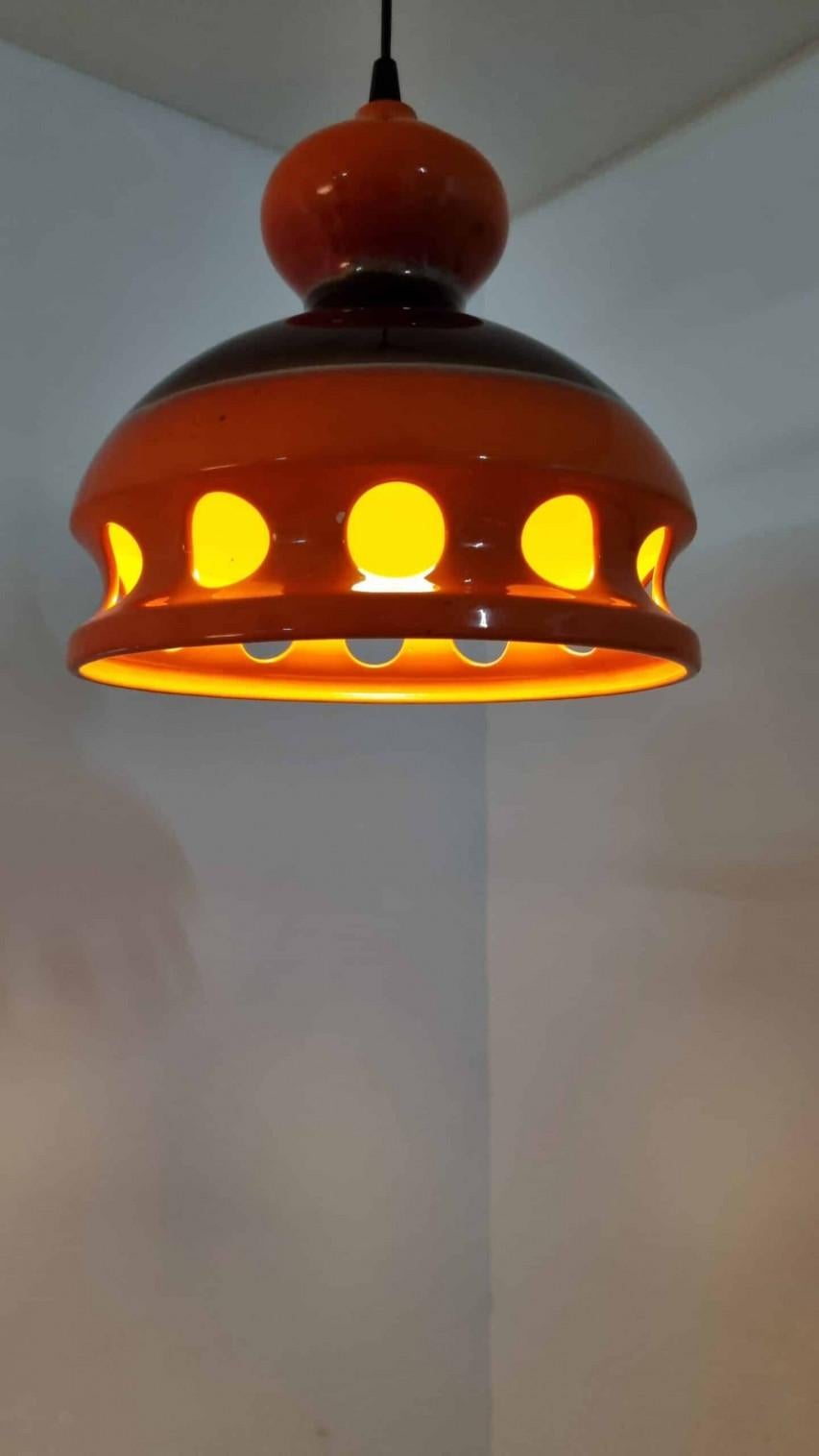 Ottone Lampada a sospensione in ceramica smaltata arancione unica nel suo genere, Germania, anni '70 in vendita