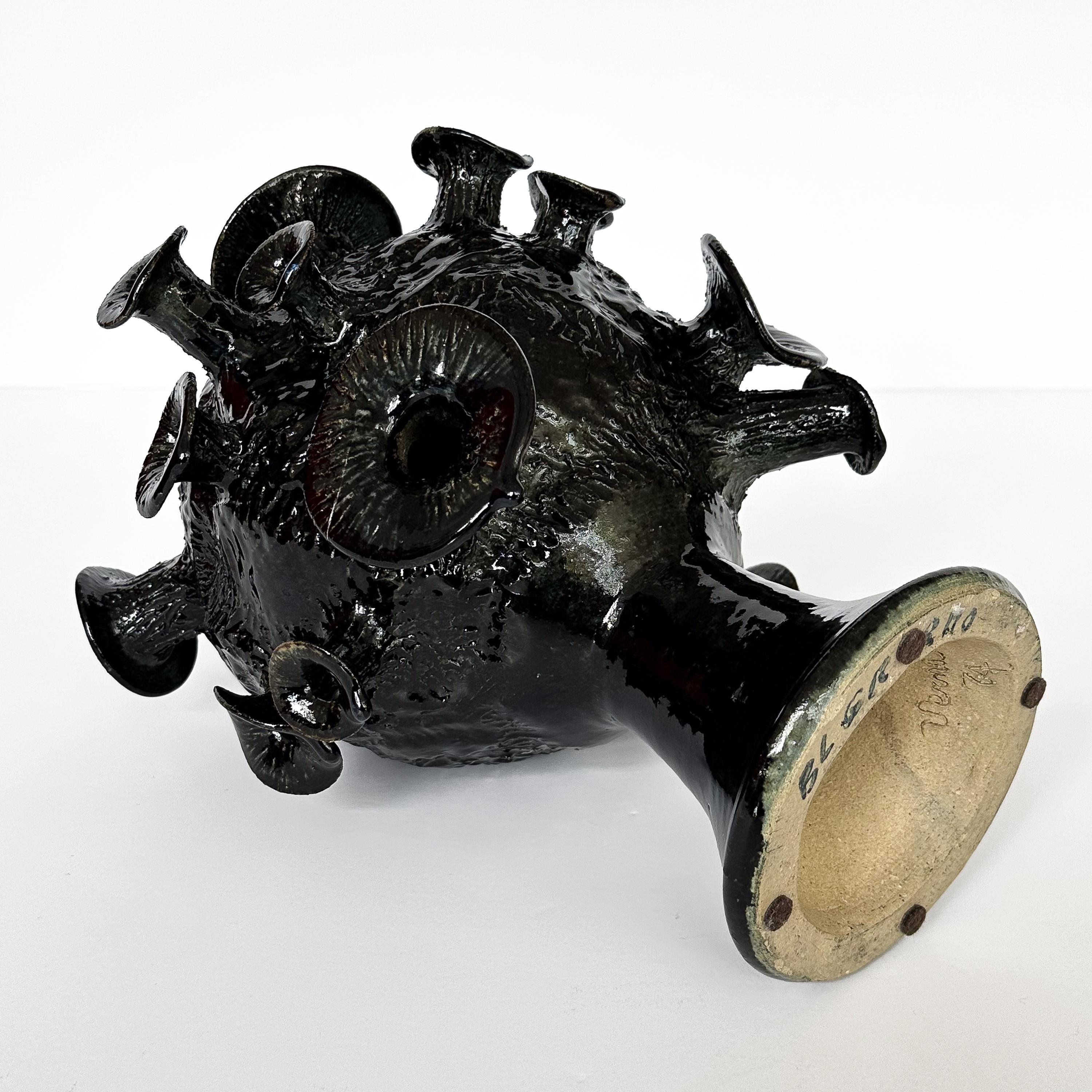Einzigartige organische Form Schwarz glasierte Keramik-Skulptur im Angebot 5