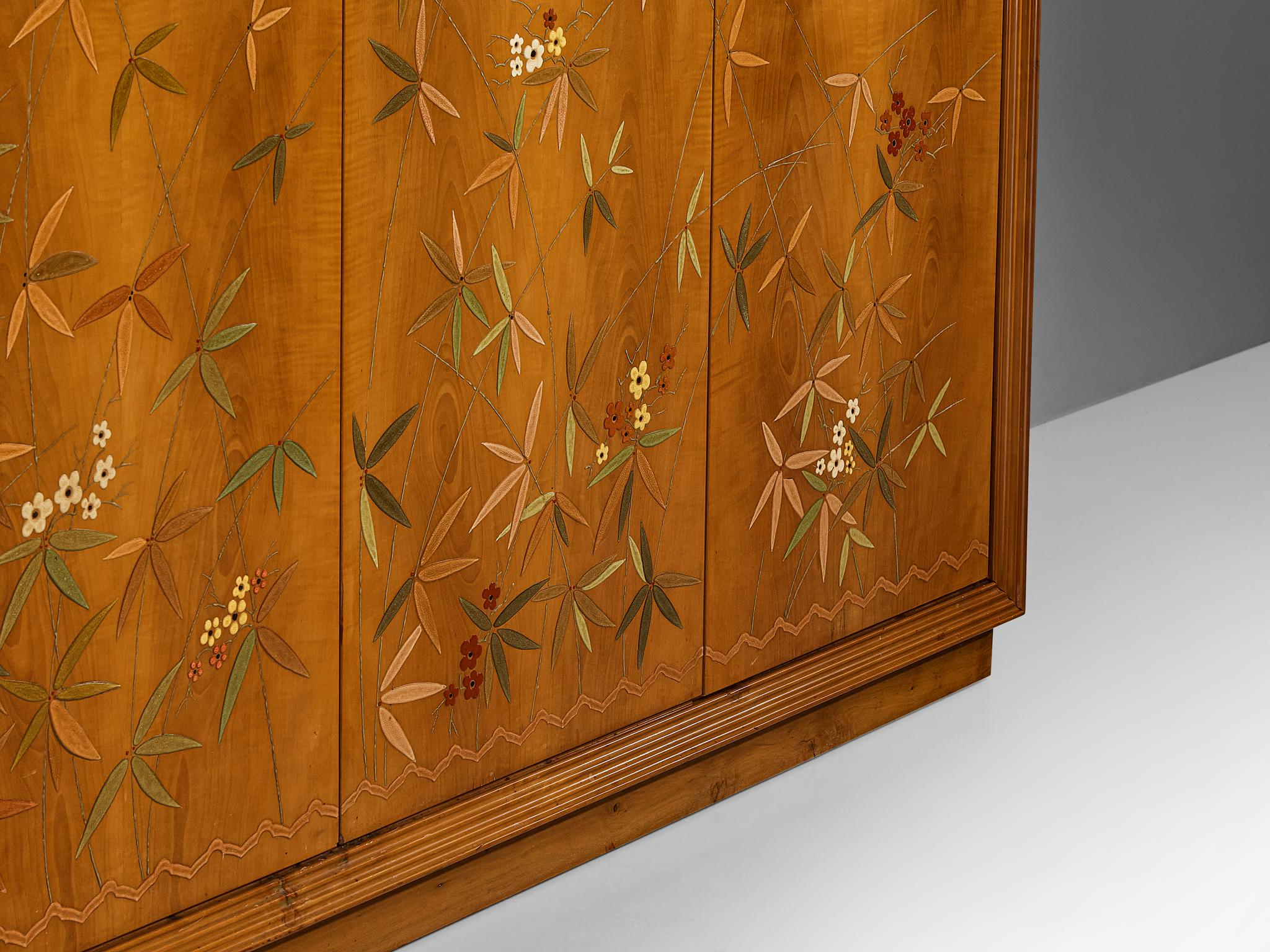 Buffet haut unique Osvaldo Borsani en cerisier avec motifs de flore et de faune  en vente 3