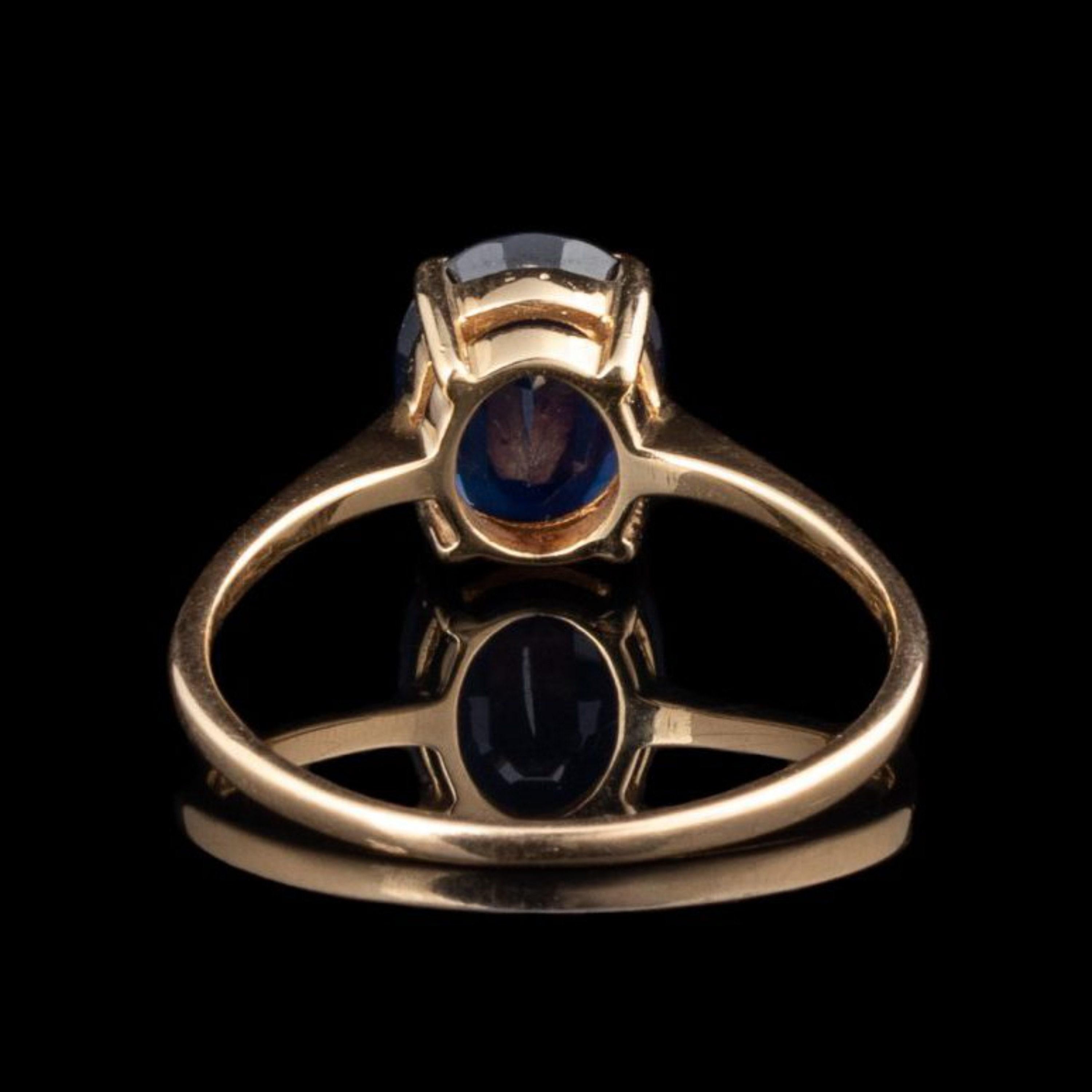 For Sale:  Unique Oval Cut Sapphire Engagement Ring, Diamonds Engagement Ring 18K Gold 4