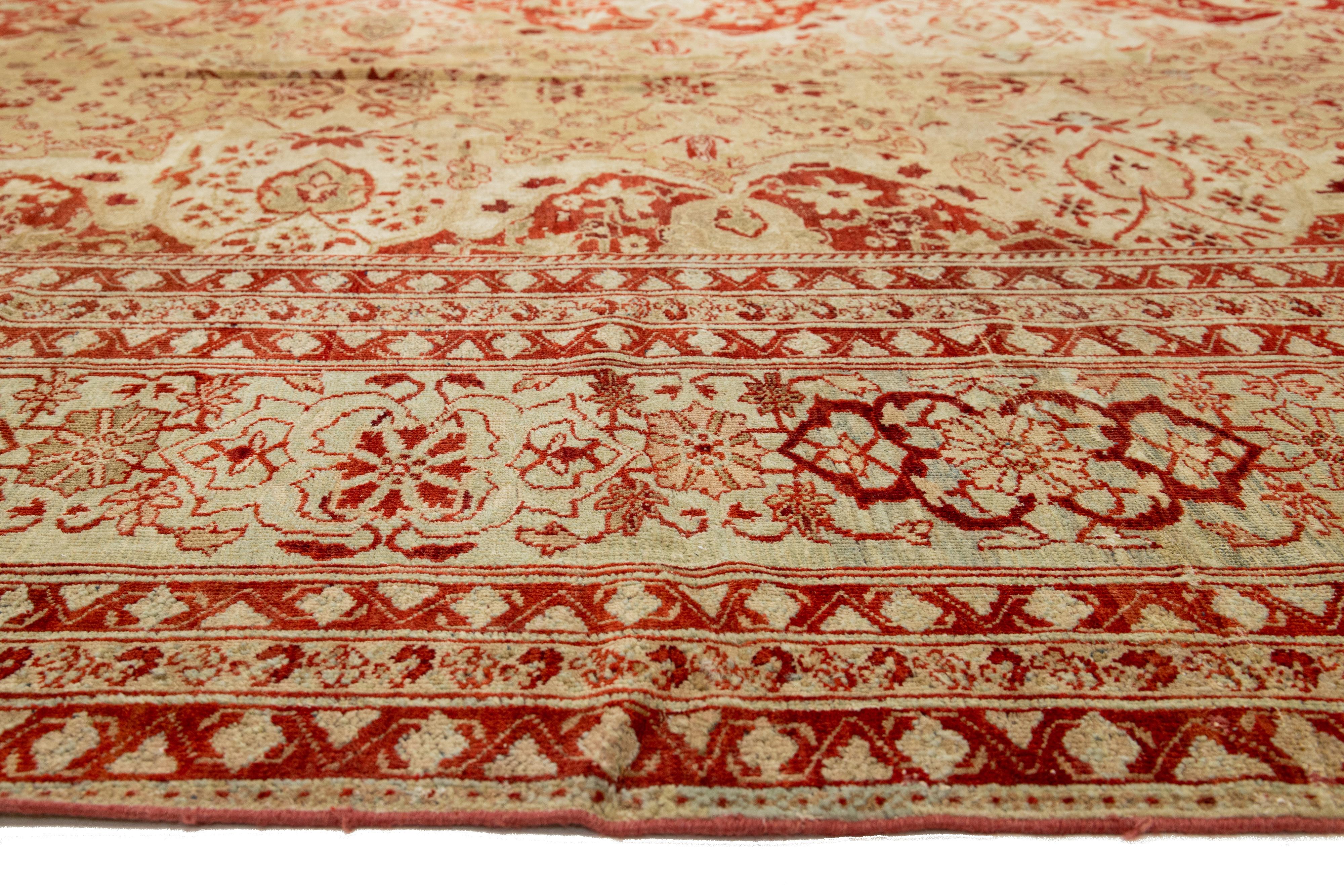 Einzigartiger übergroßer antiker persischer Sultanabad-Teppich aus brauner Wolle in Hellbraun mit Mittelteil-Design im Zustand „Hervorragend“ im Angebot in Norwalk, CT
