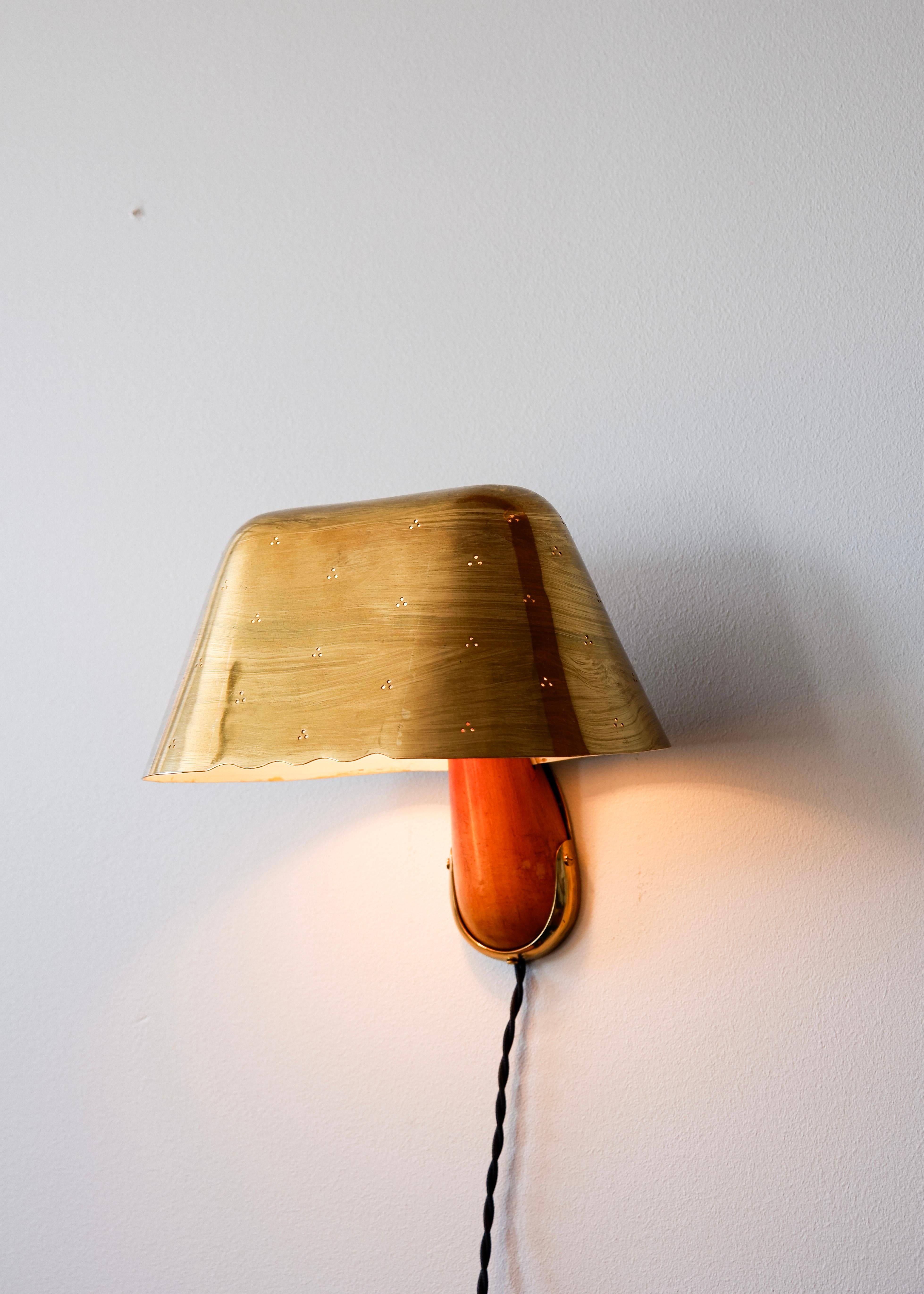 Aplique único Paavo Tynell diseñado en 1947. en venta 4