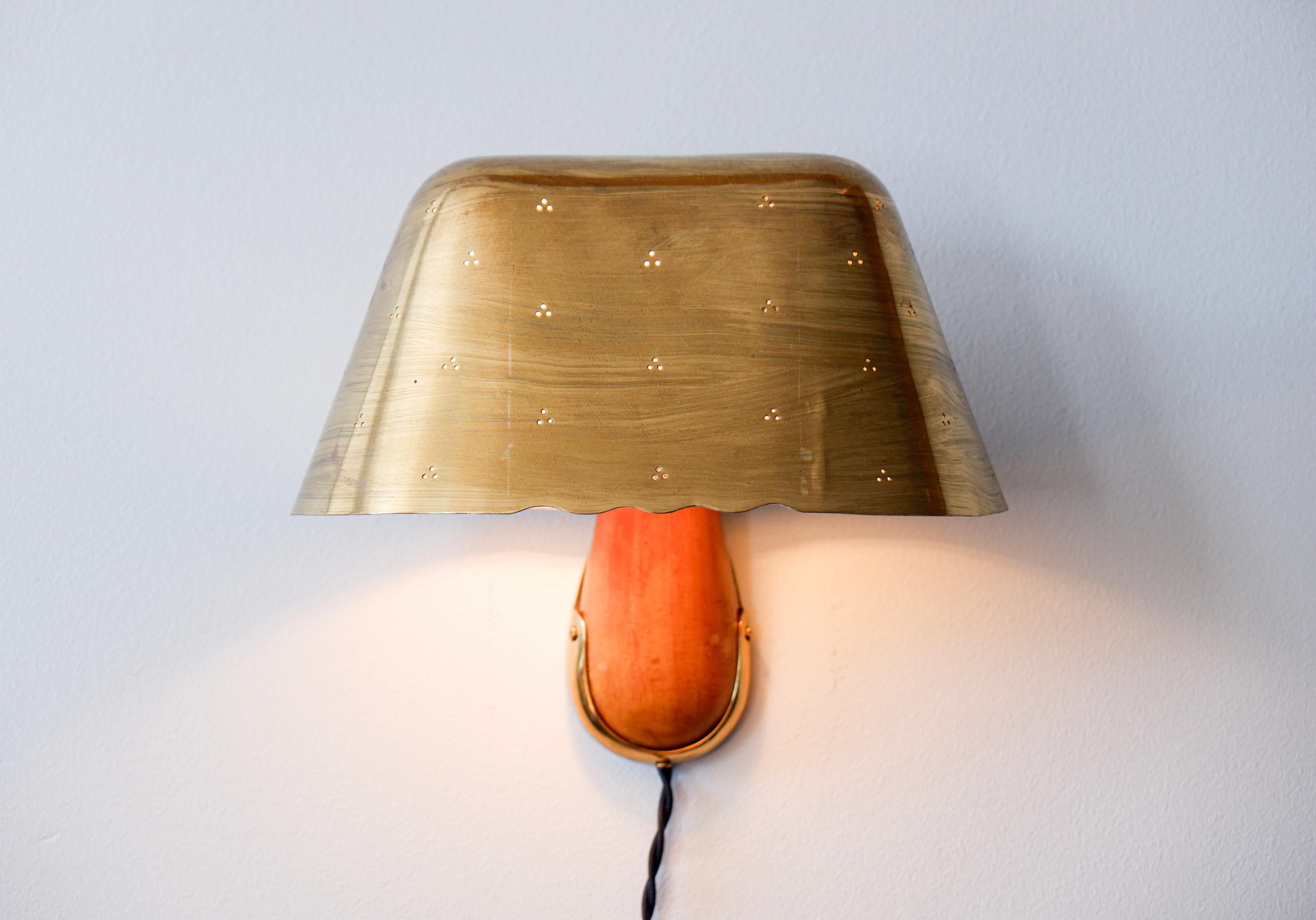 Aplique único Paavo Tynell diseñado en 1947. en Bastante bueno estado para la venta en Hägersten-Liljeholmen, Stockholms län