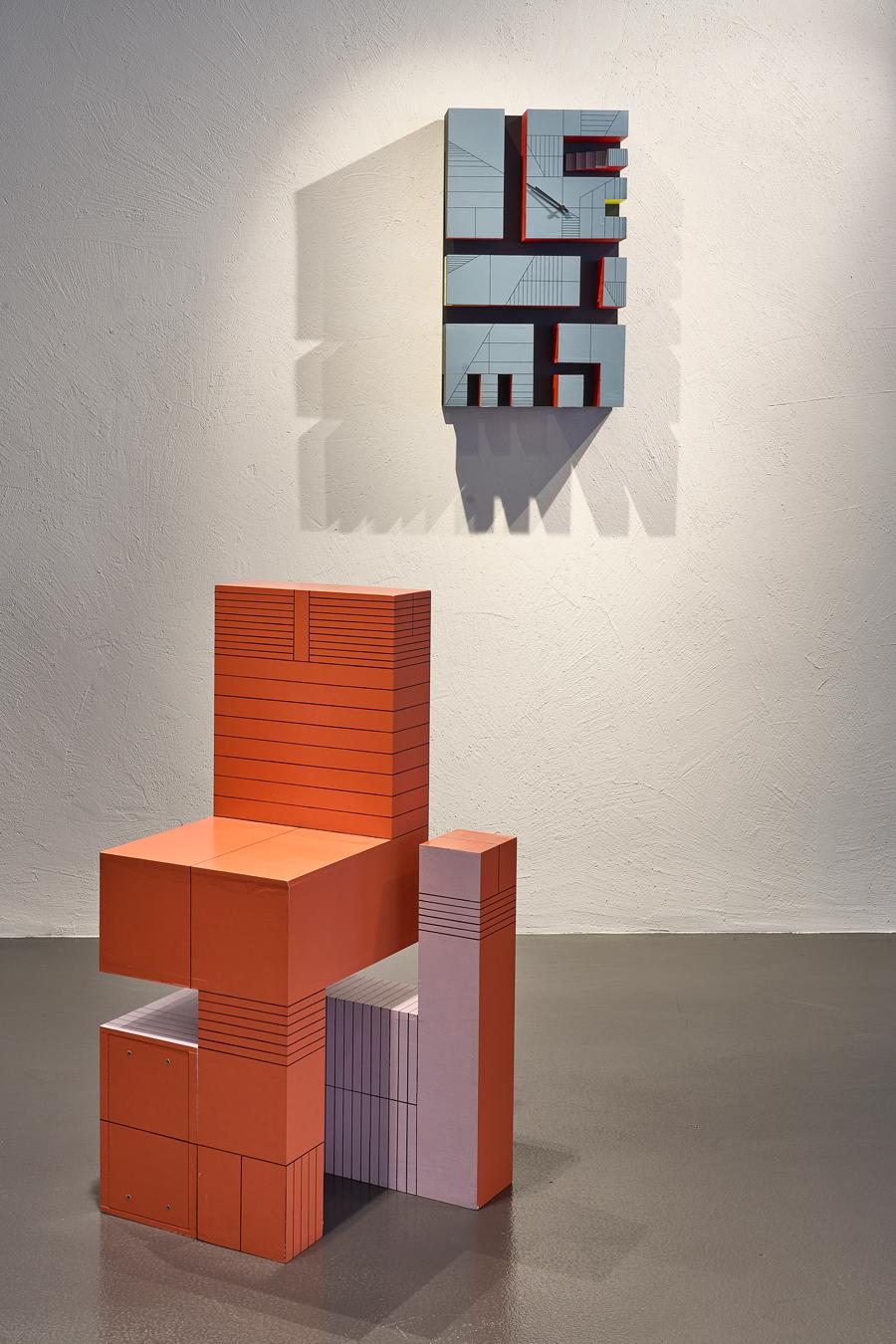 Einzigartiger bemalter handgefertigter Skulpturstuhl Dilmos Edizioni, buntes geometrisches Muster im Zustand „Neu“ im Angebot in Milan, IT