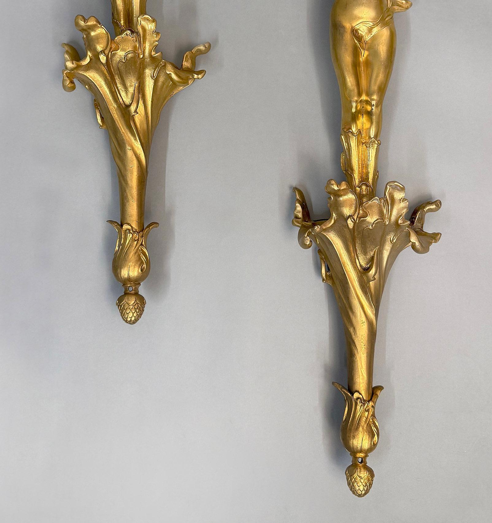 Bronze Paire unique  Sculptures murales en bronze doré Art Nouveau du début du 20e siècle en vente