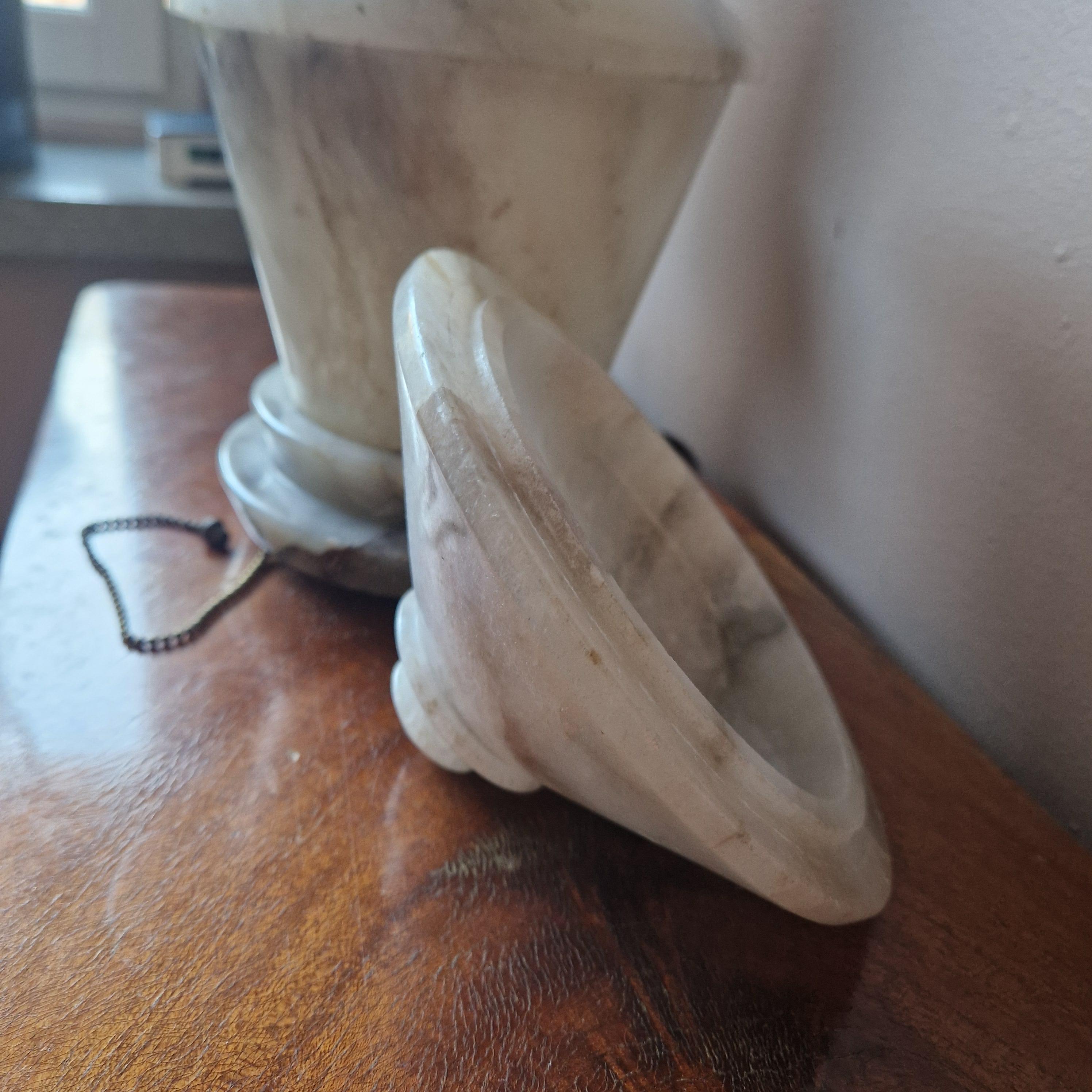 Paire unique de lampes de table Art Déco en albâtre en vente 2