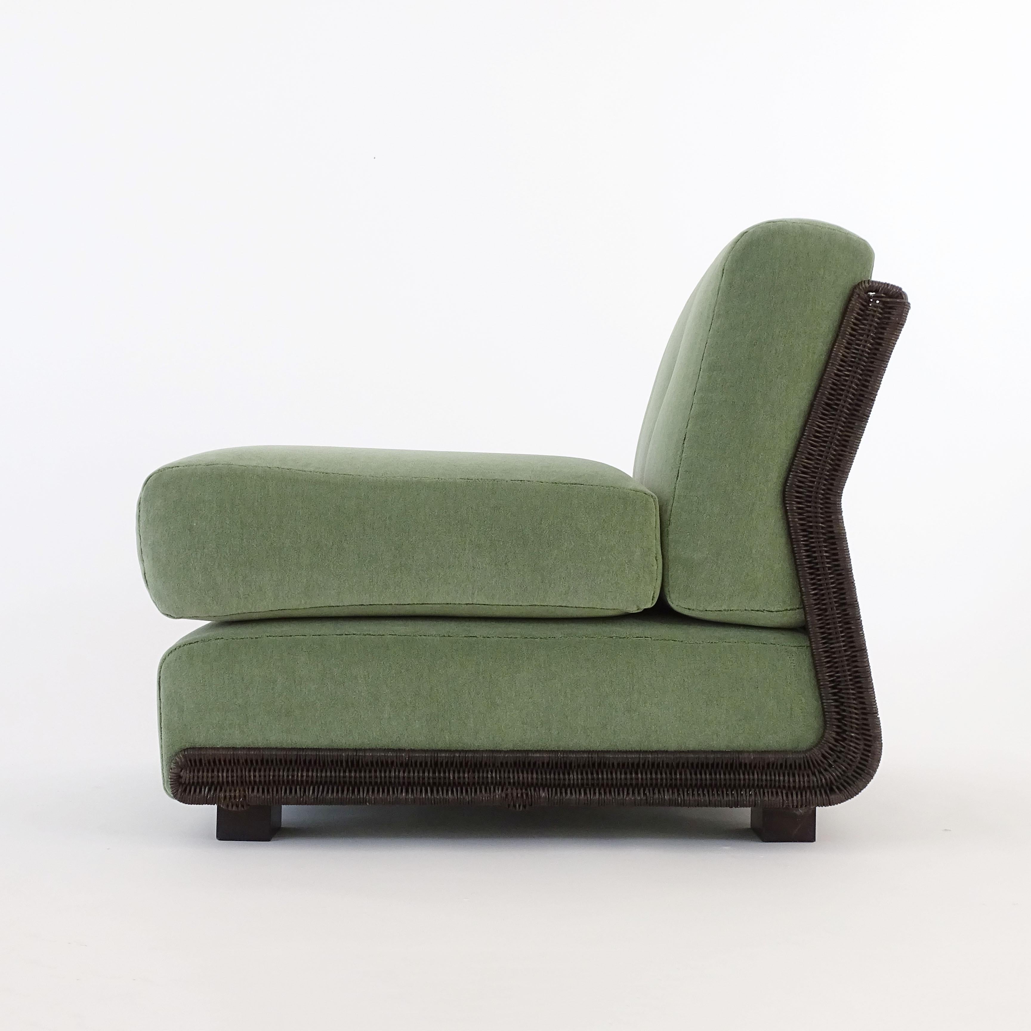 Coppia unica di sedie da salotto in rattan e velluto di Bonacina, Italia anni '60 in vendita 3