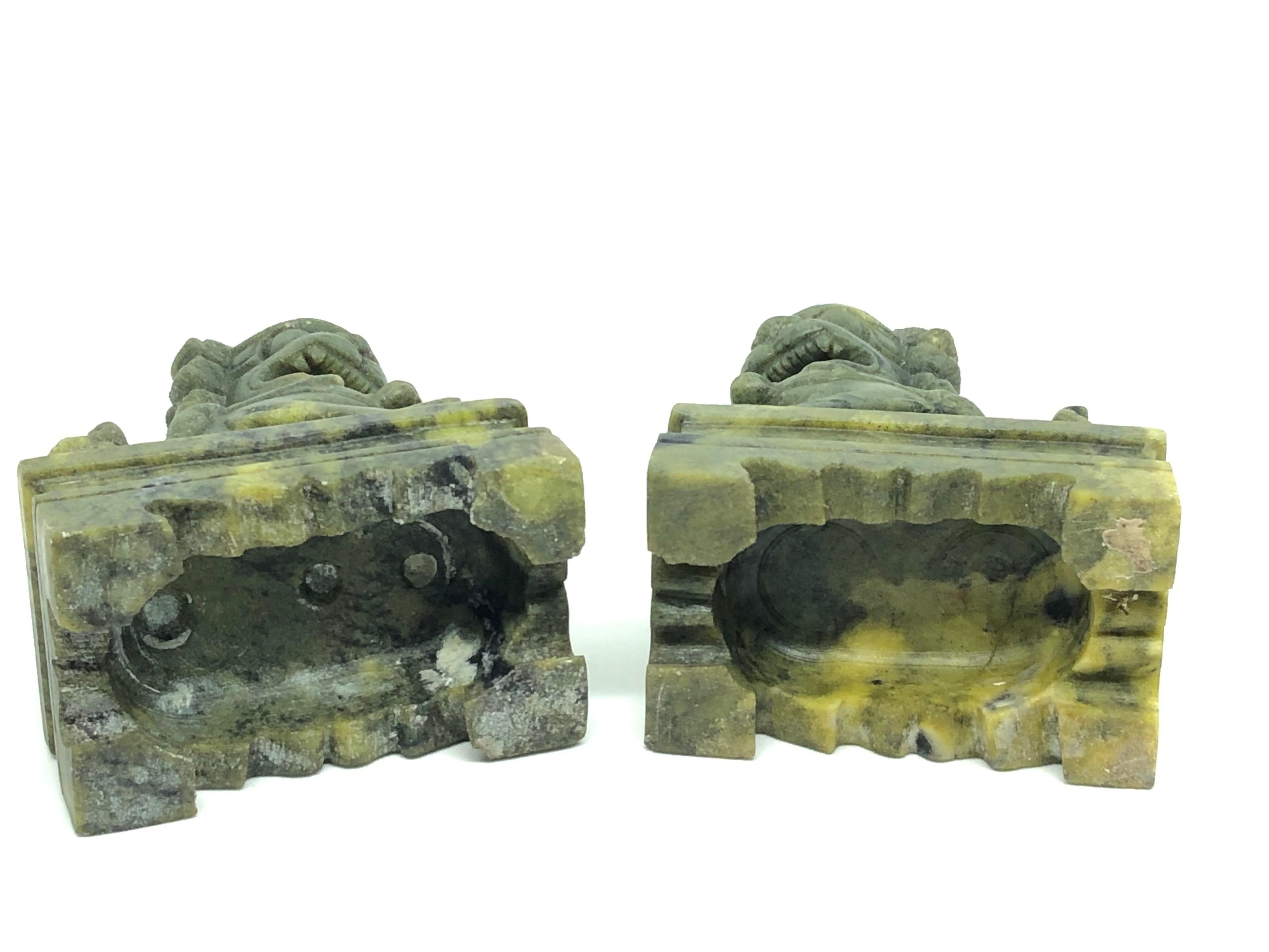Unique Pair of Decorative Foo Dogs Temple Lion Bookends Marble Sculptures In Good Condition In Nuernberg, DE