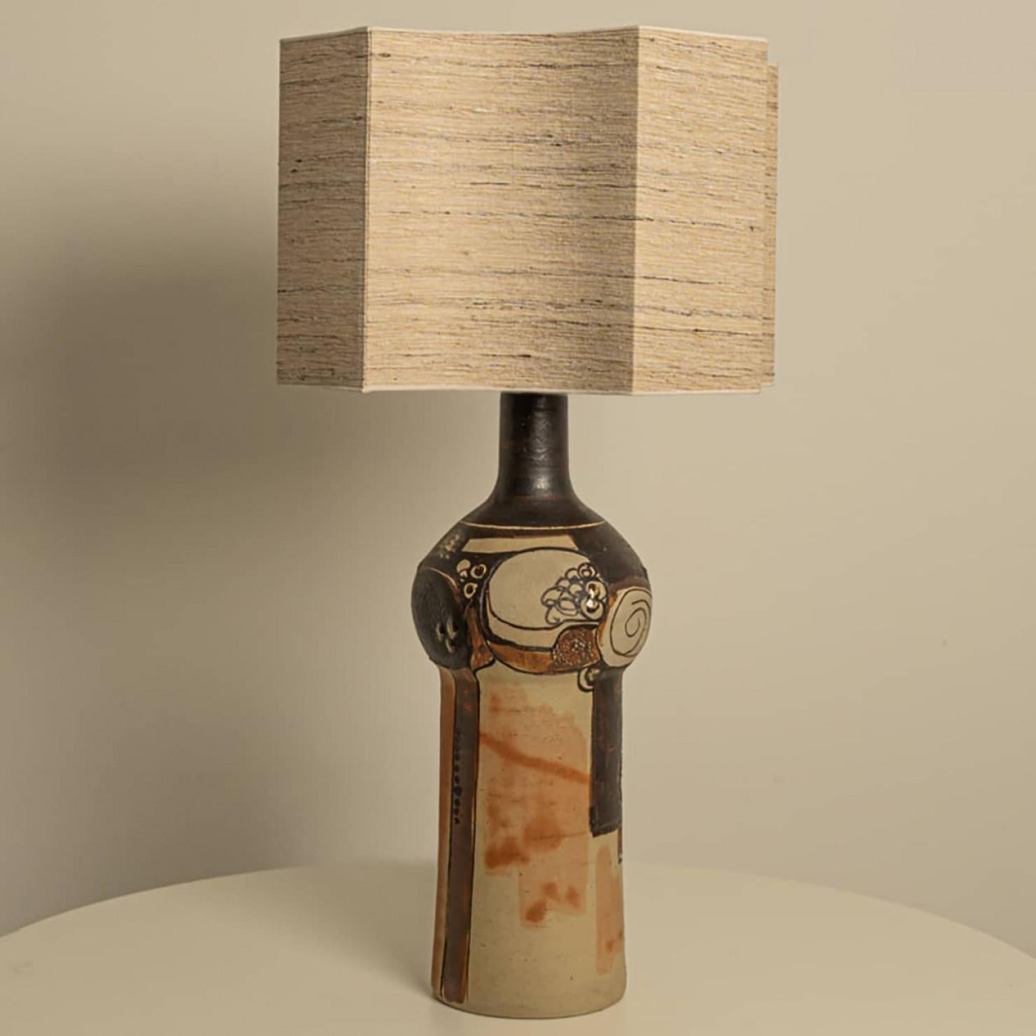 Paire unique de grandes lampes de bureau en céramique, fabriquées par Hanne Salamon, 1970 en vente 8