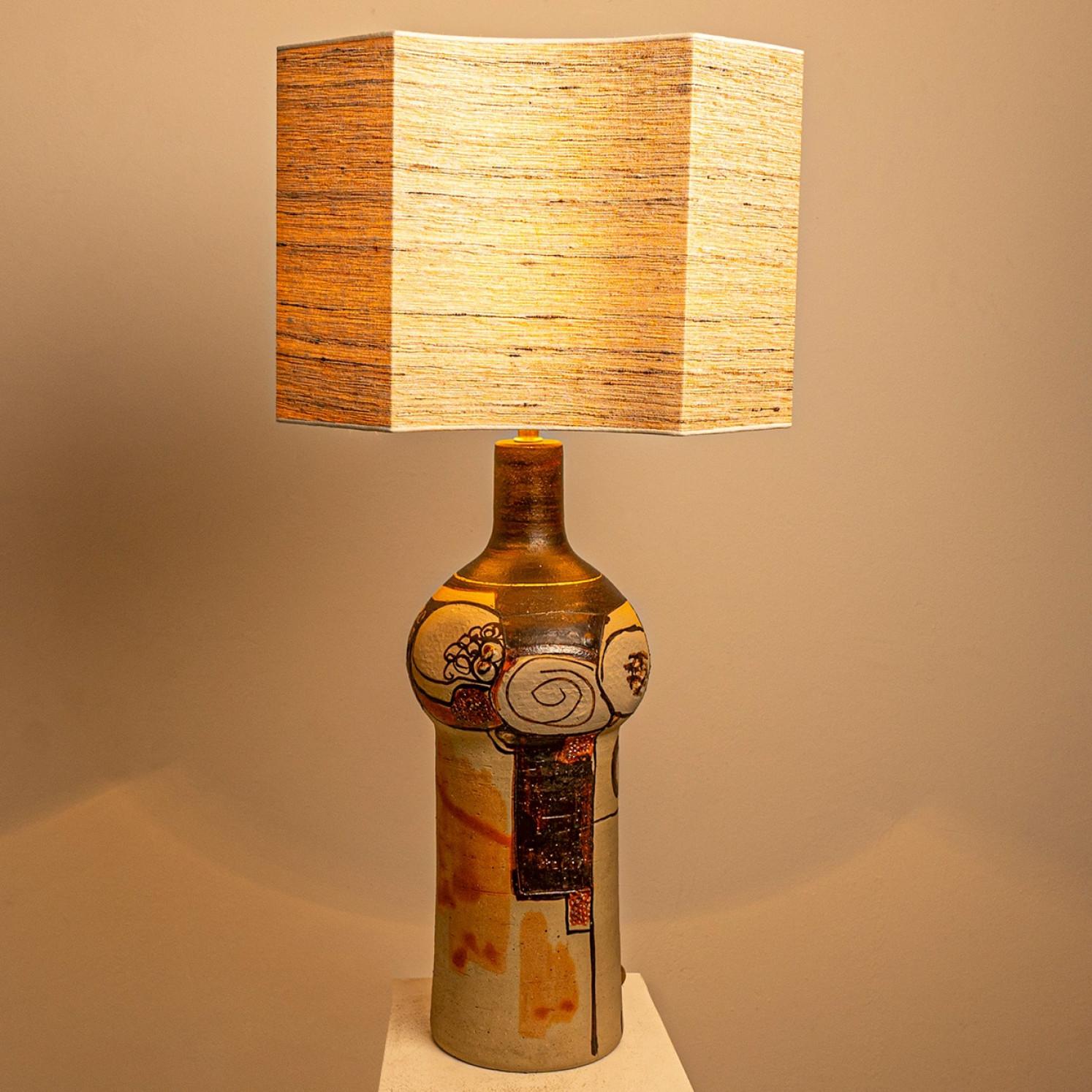 Danois Paire unique de grandes lampes de bureau en céramique, fabriquées par Hanne Salamon, 1970 en vente